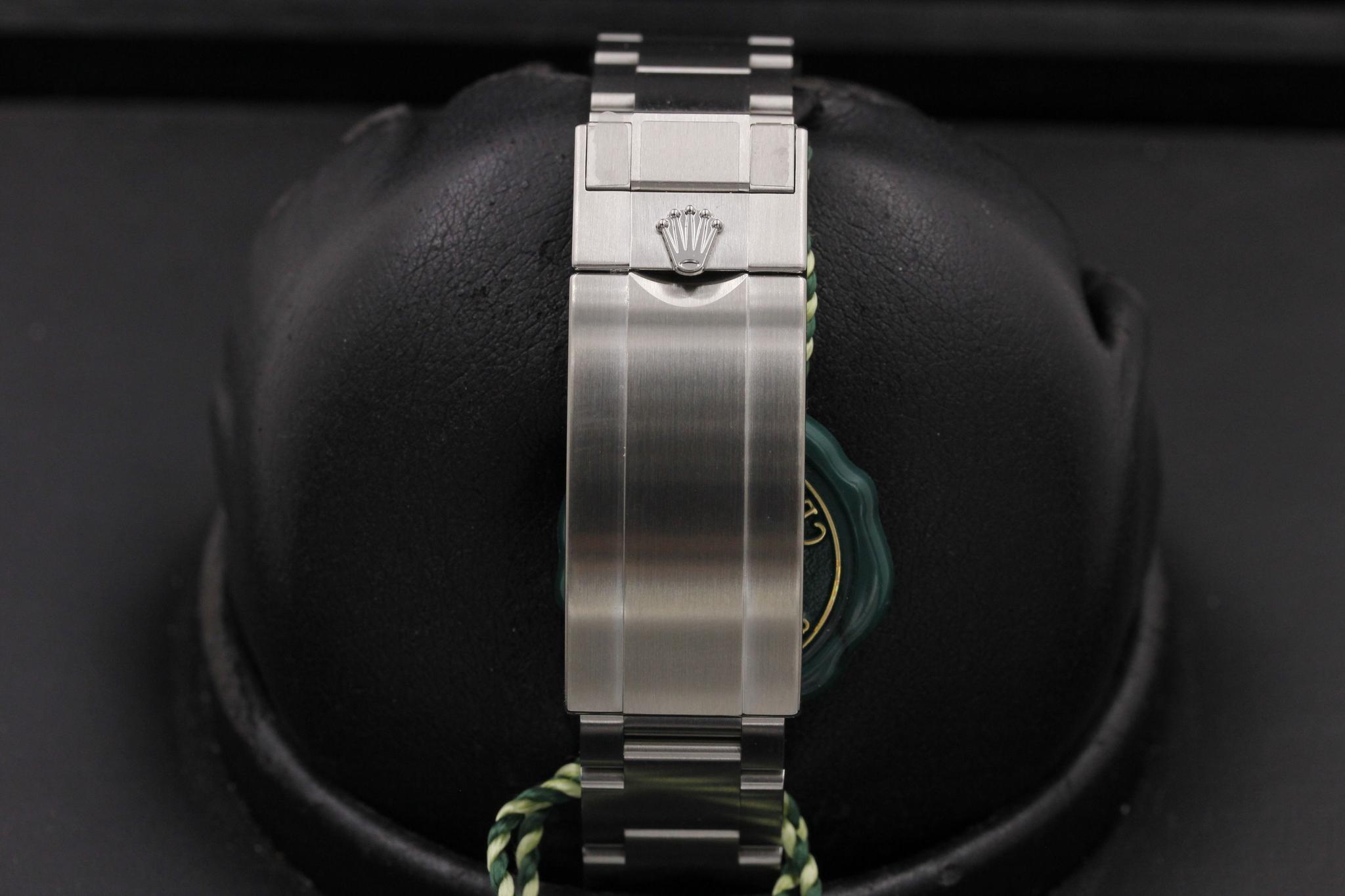 Watch Image 7