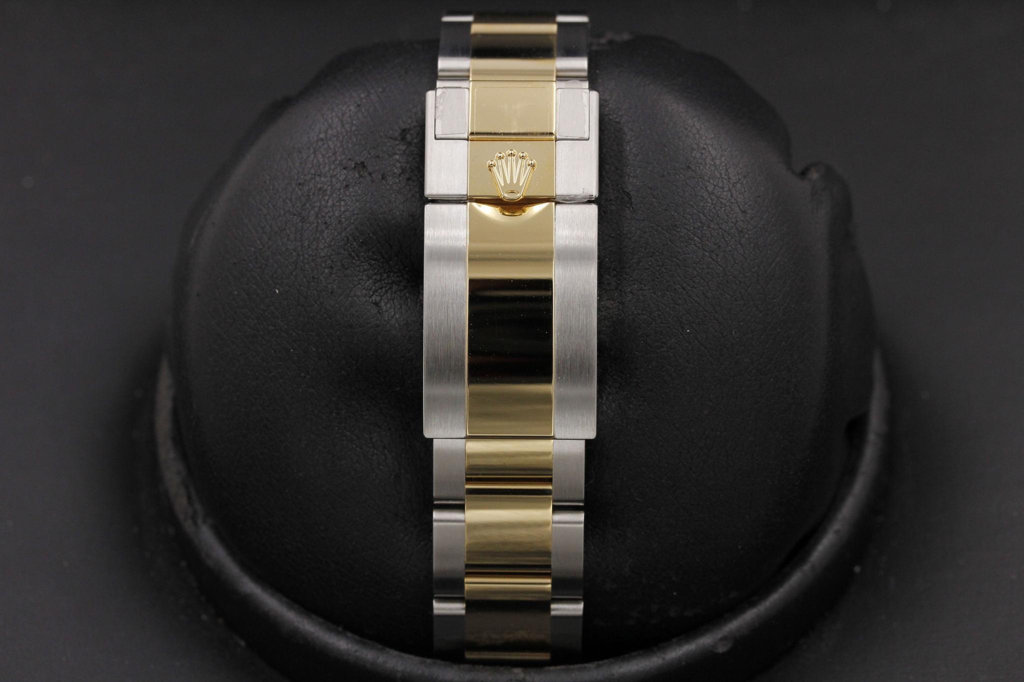 Watch Image 8