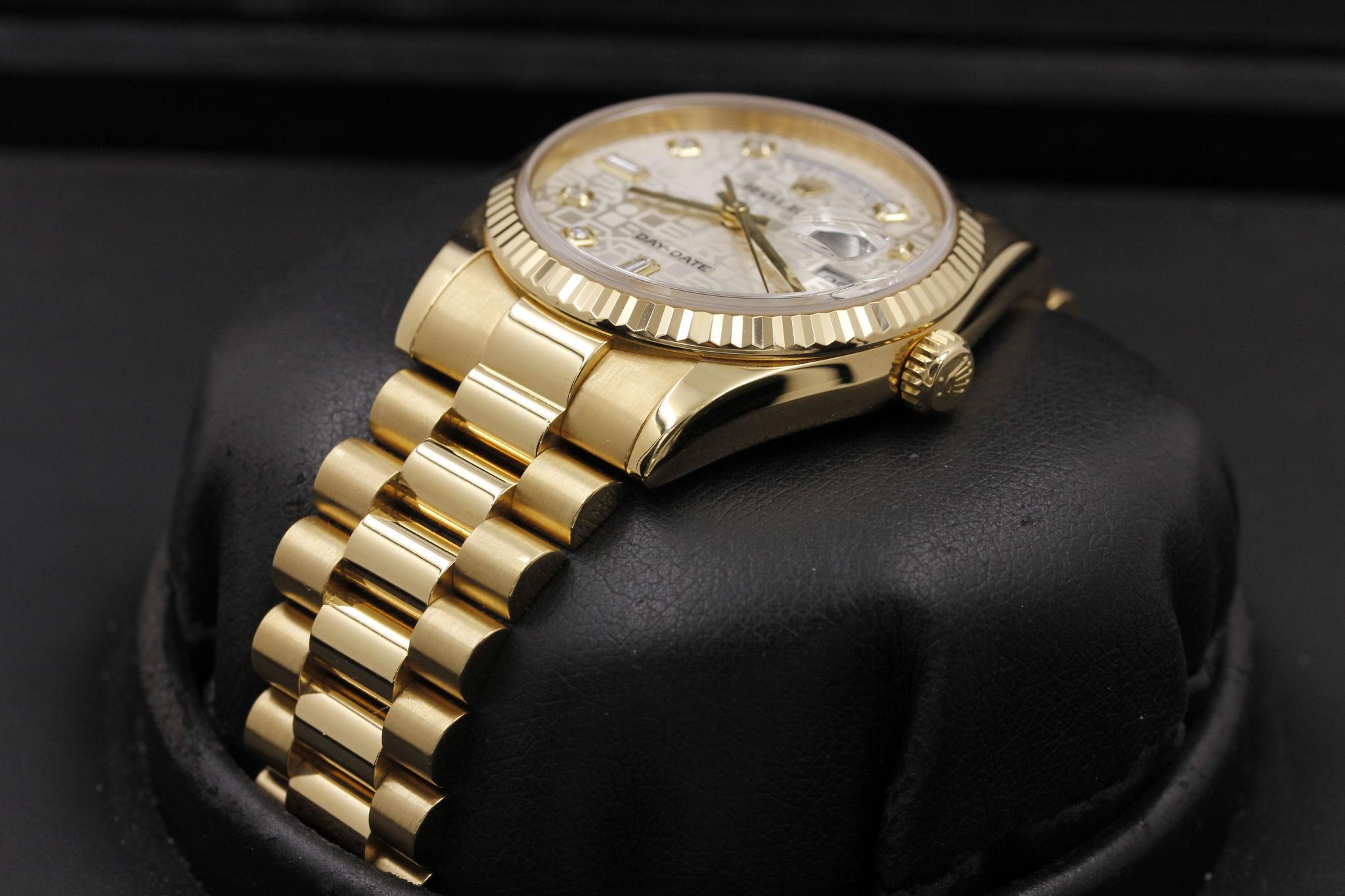 Watch Image 2