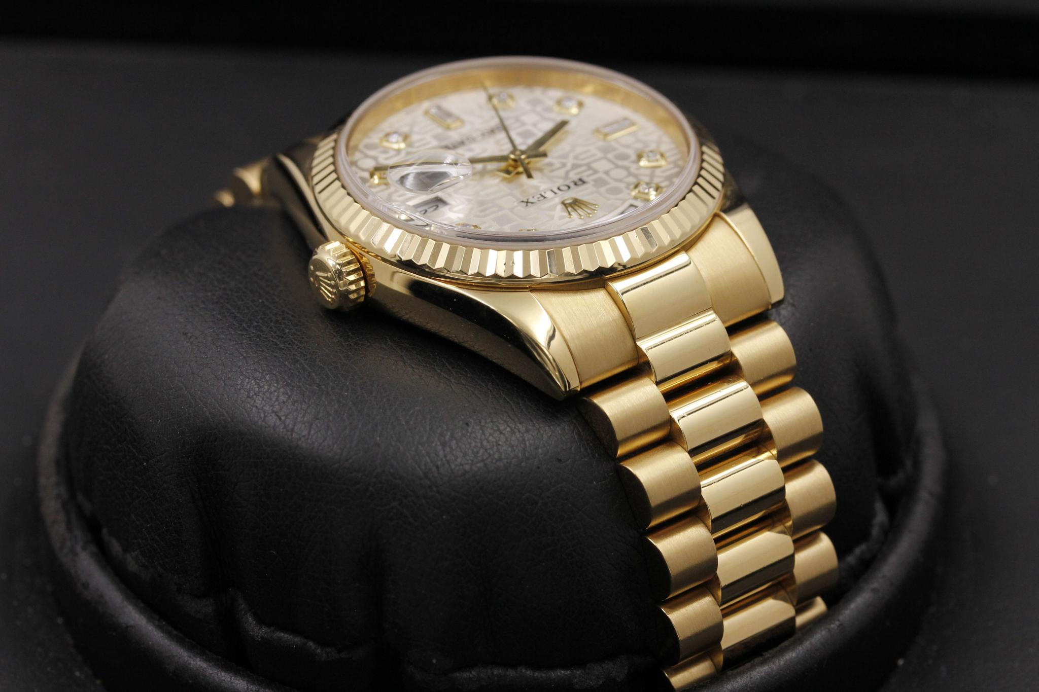 Watch Image 4