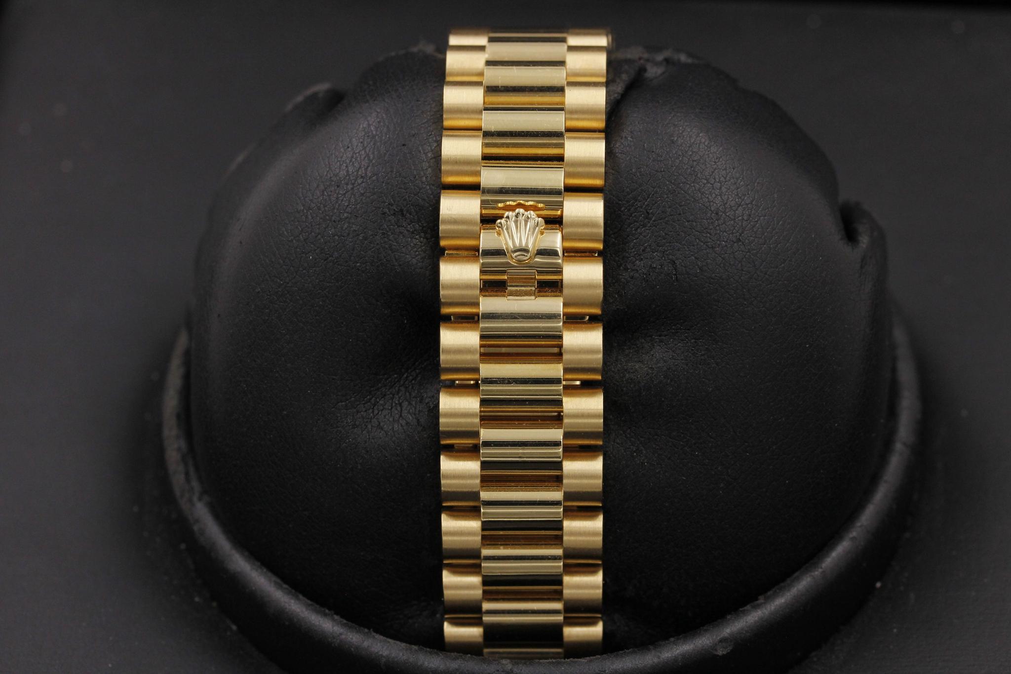Watch Image 8