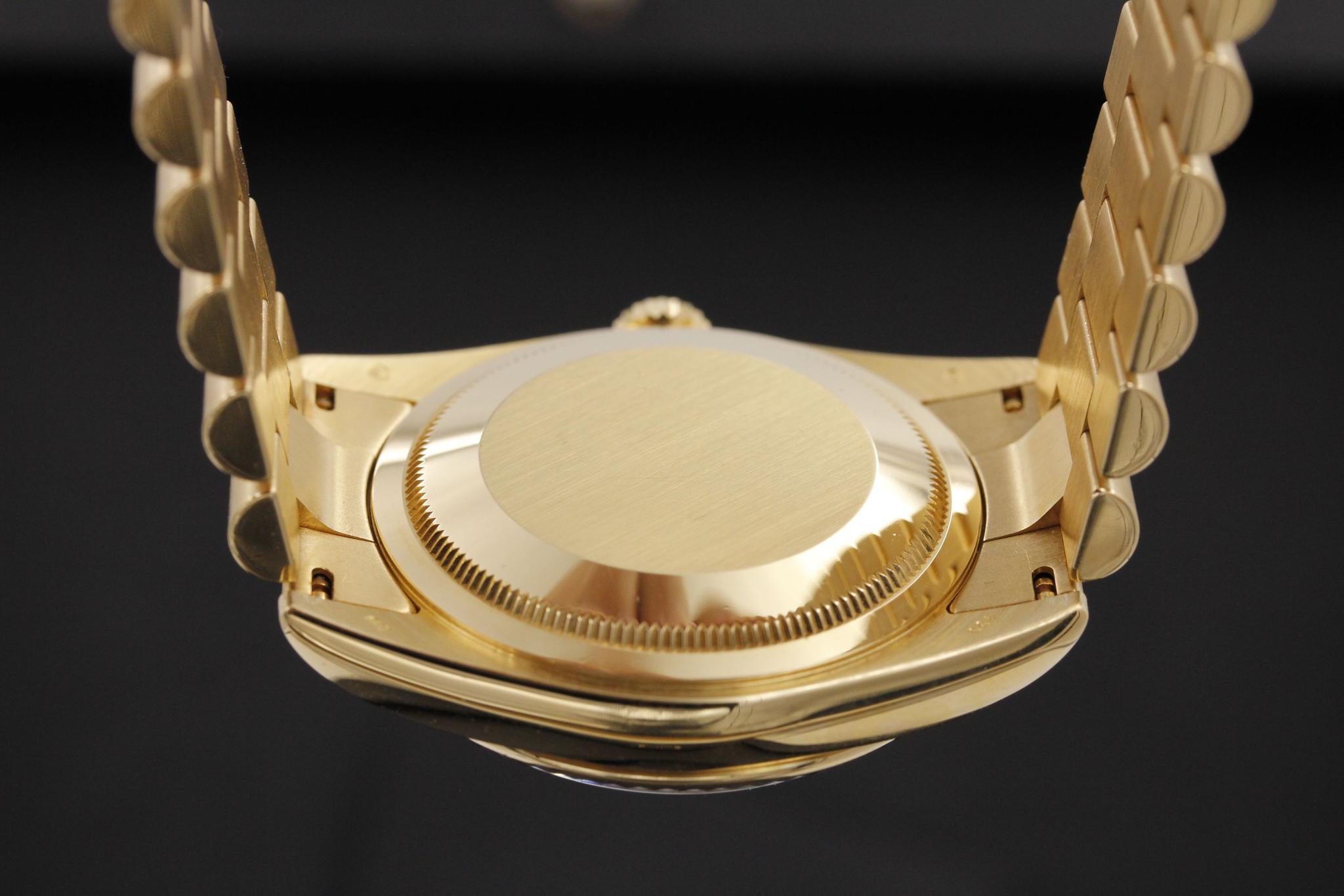 Watch Image 7