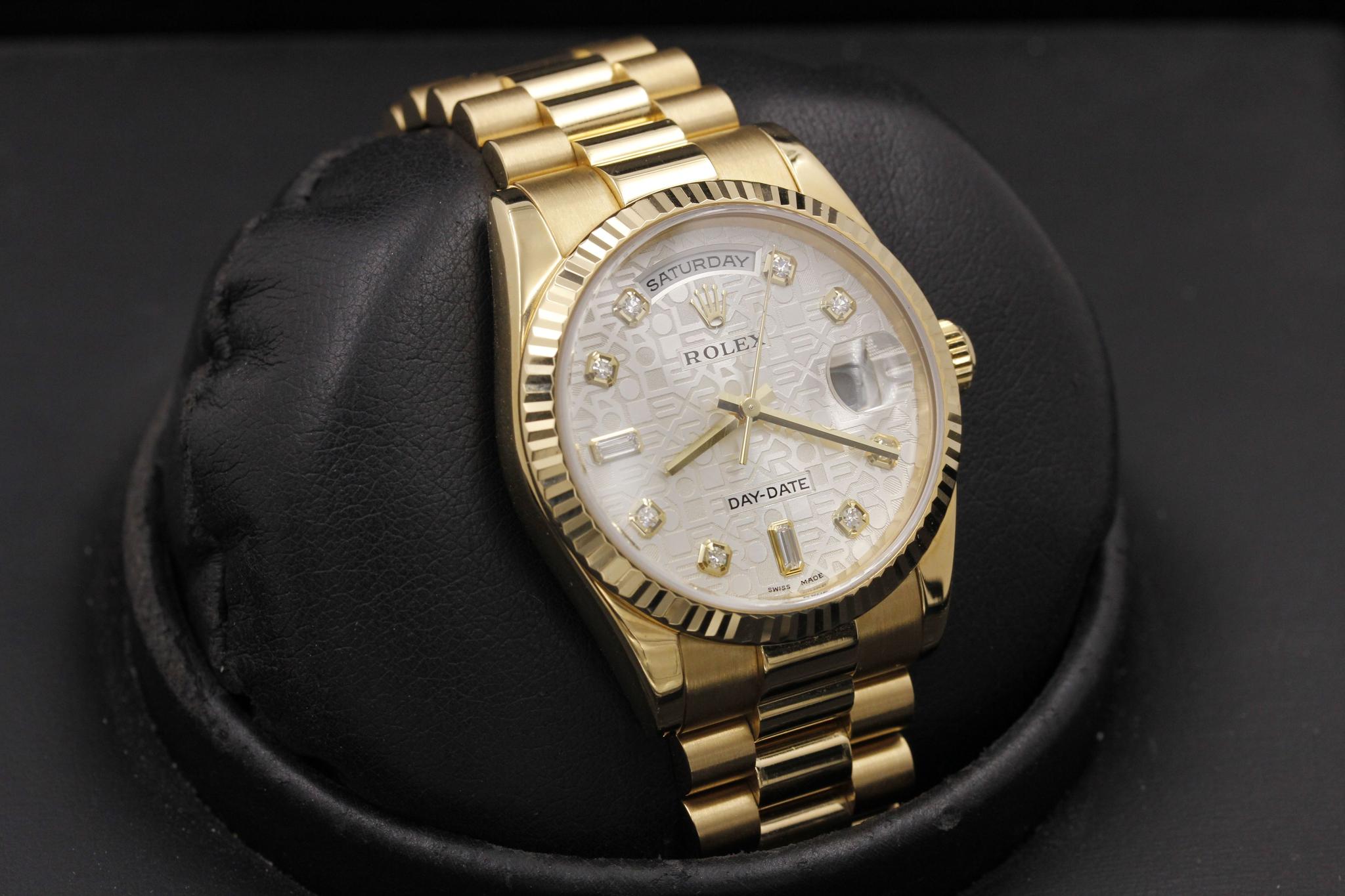 Watch Image 10