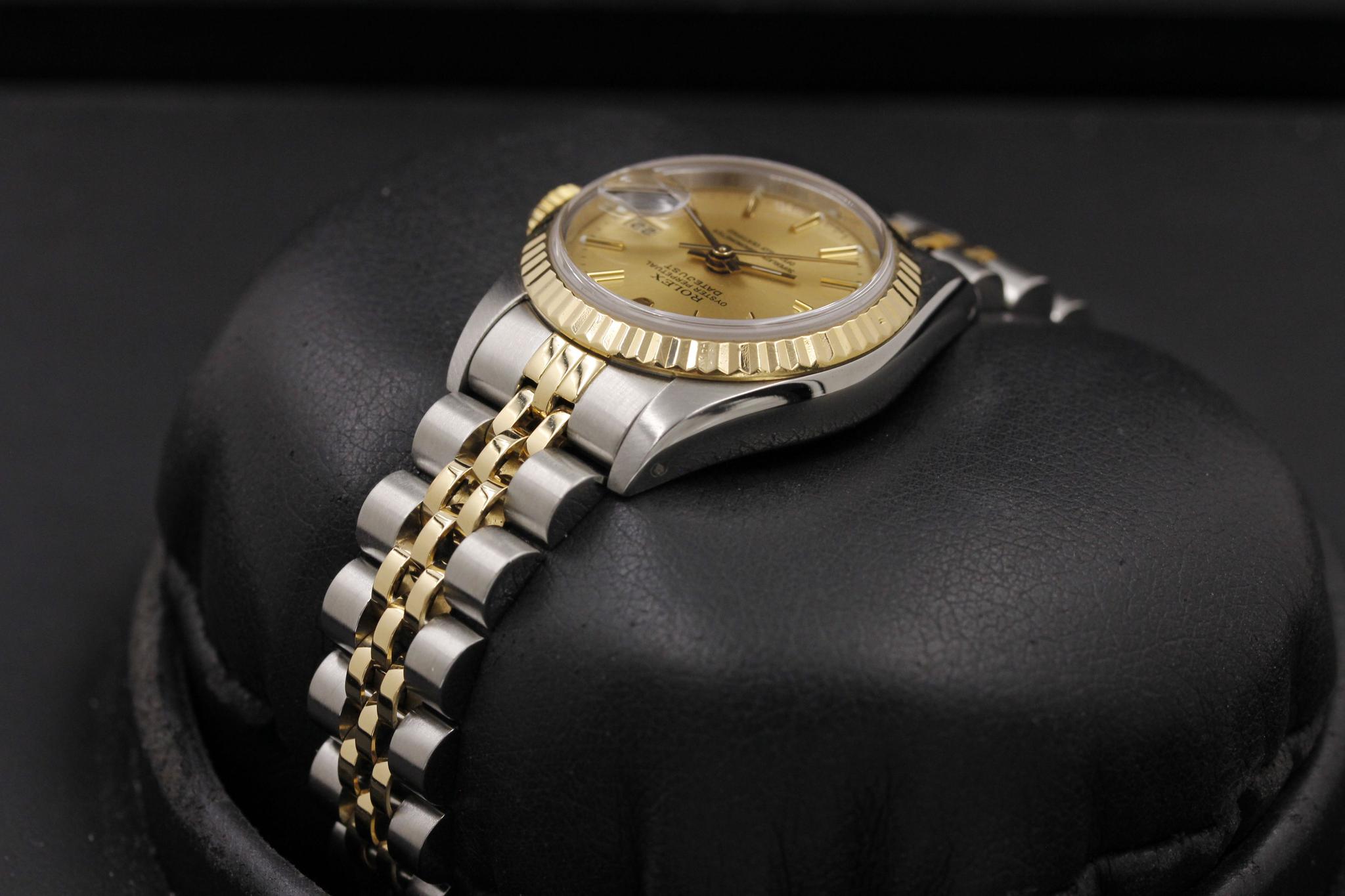 Watch Image 5