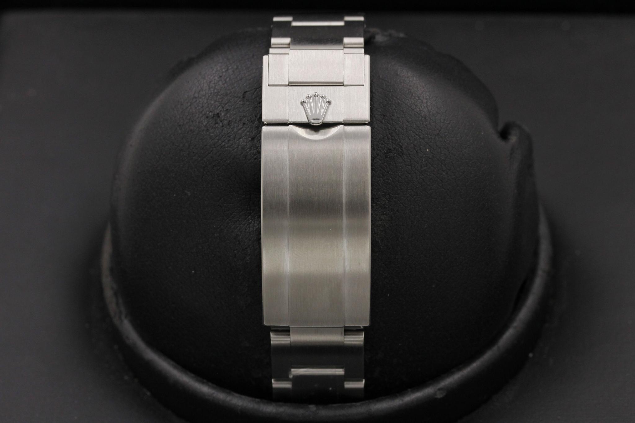 Watch Image 8