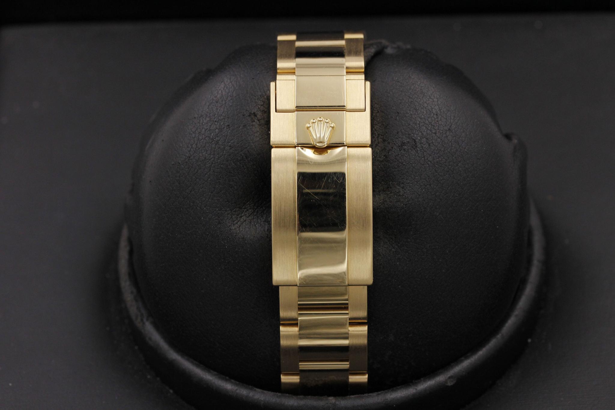 Watch Image 8