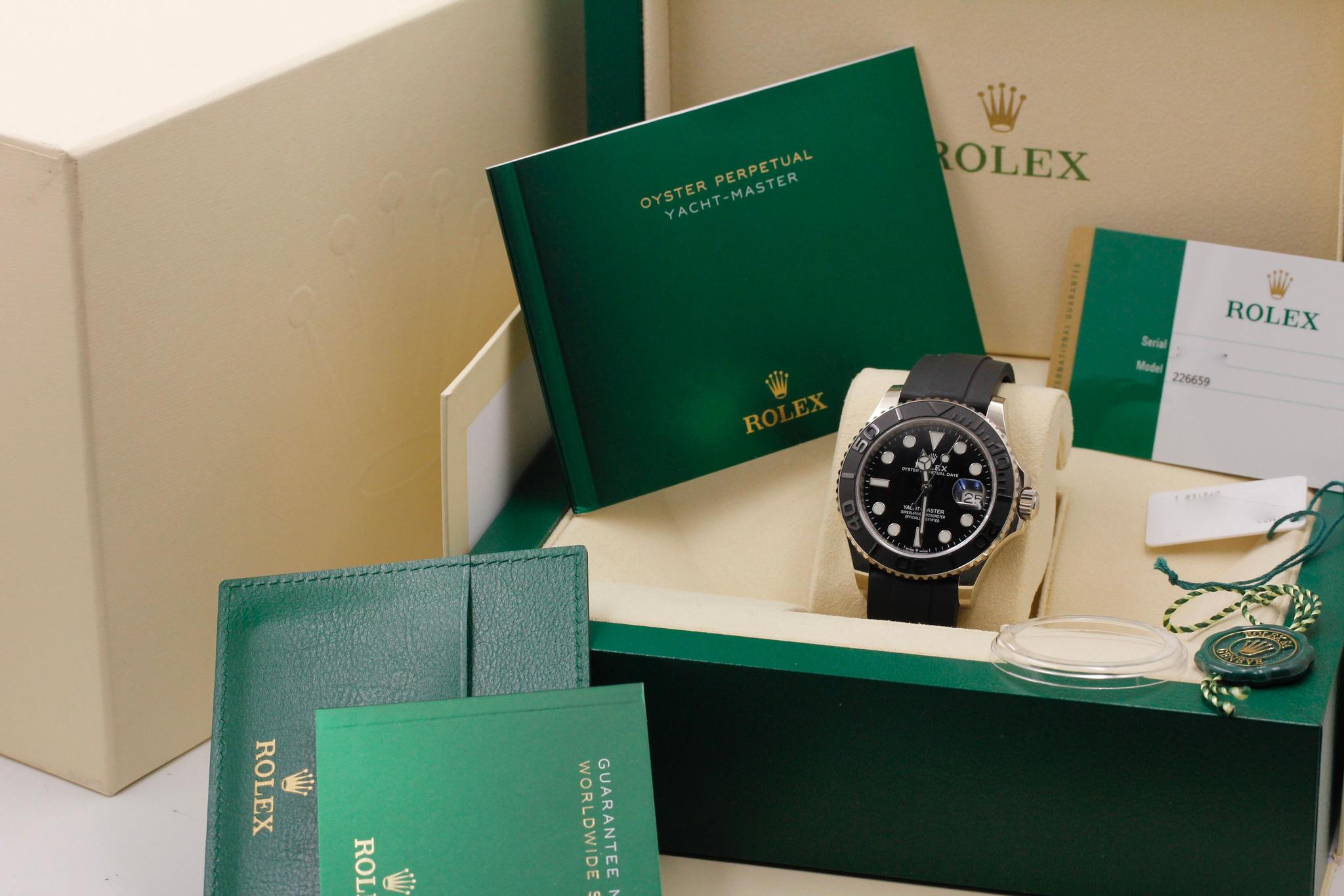 Watch Image 11