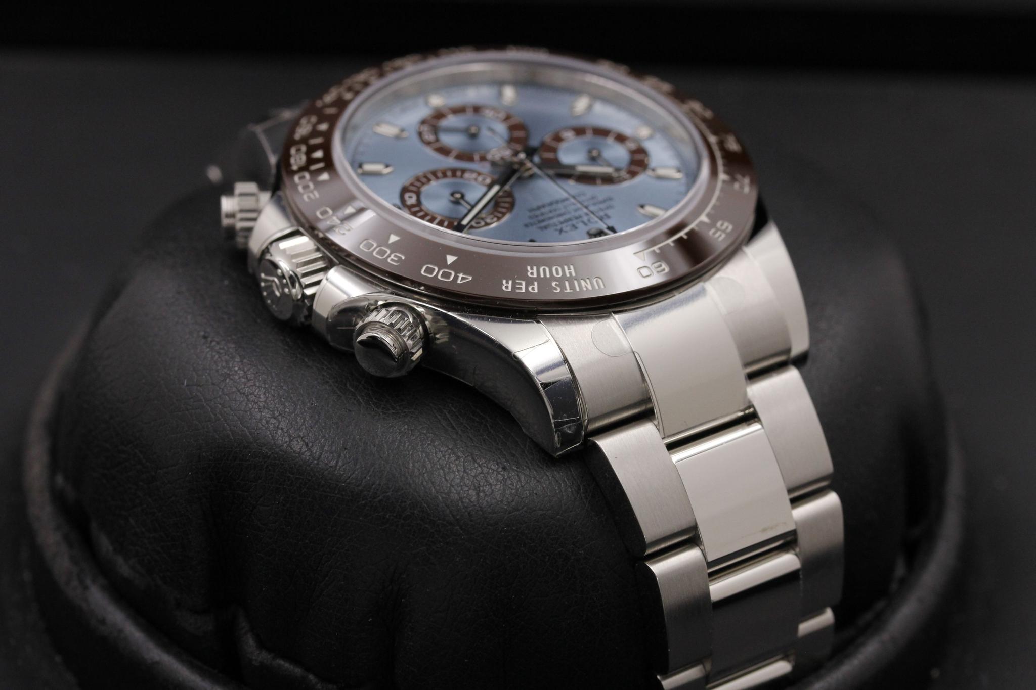 Watch Image 4
