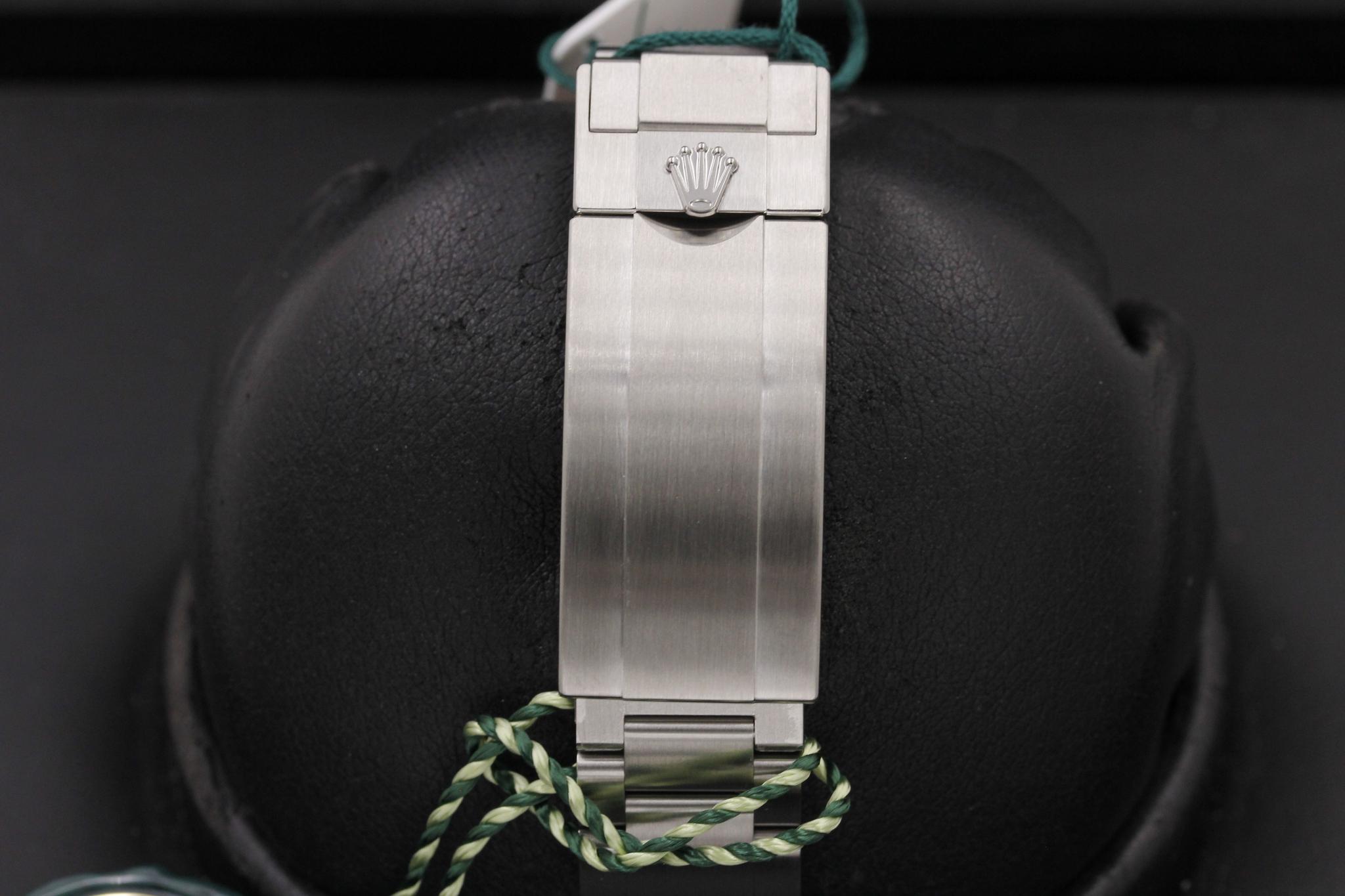 Watch Image 8