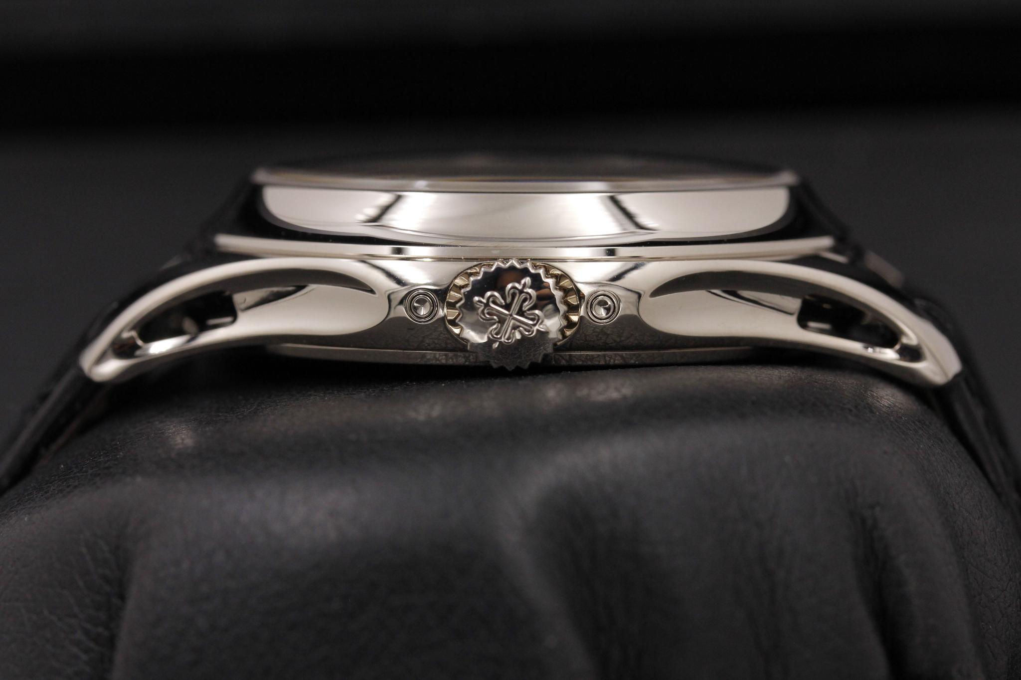 Watch Image 3