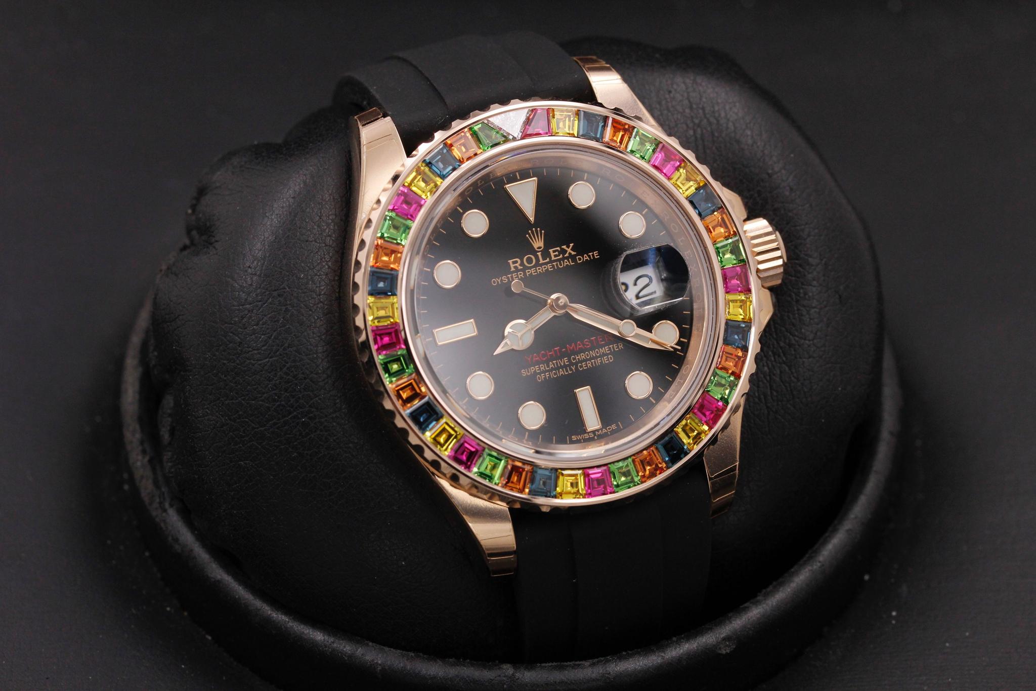 Watch Image 10