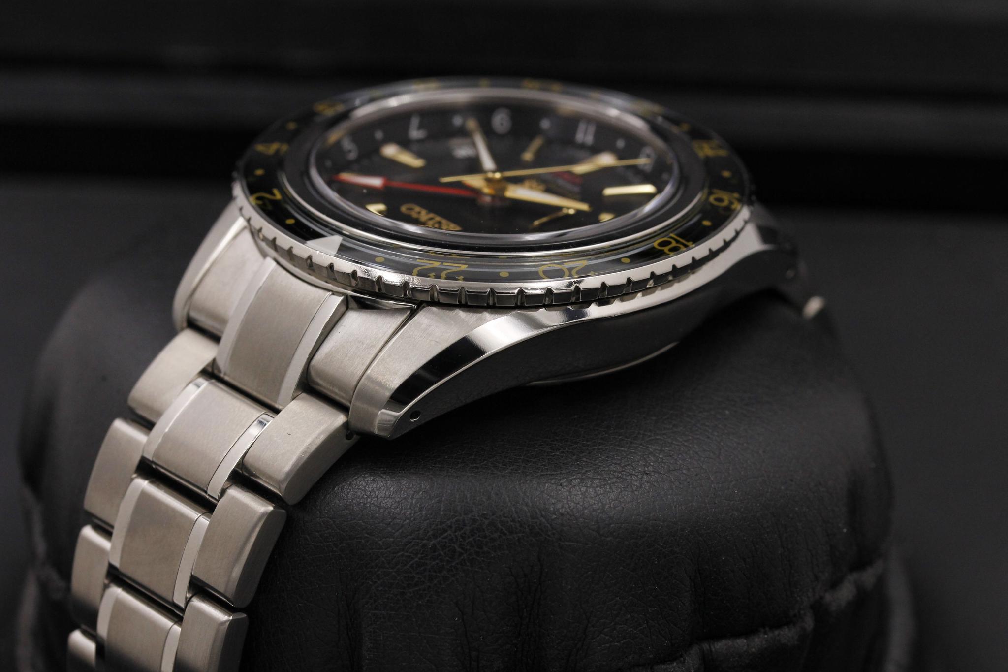 Watch Image 5