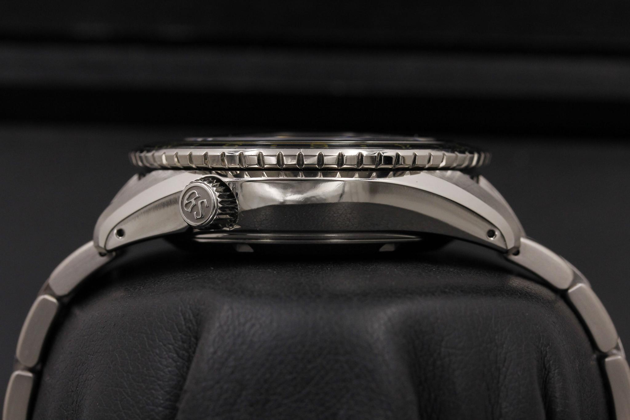 Watch Image 3