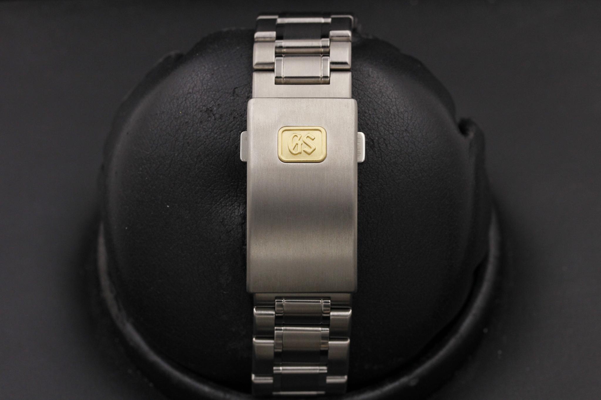 Watch Image 8
