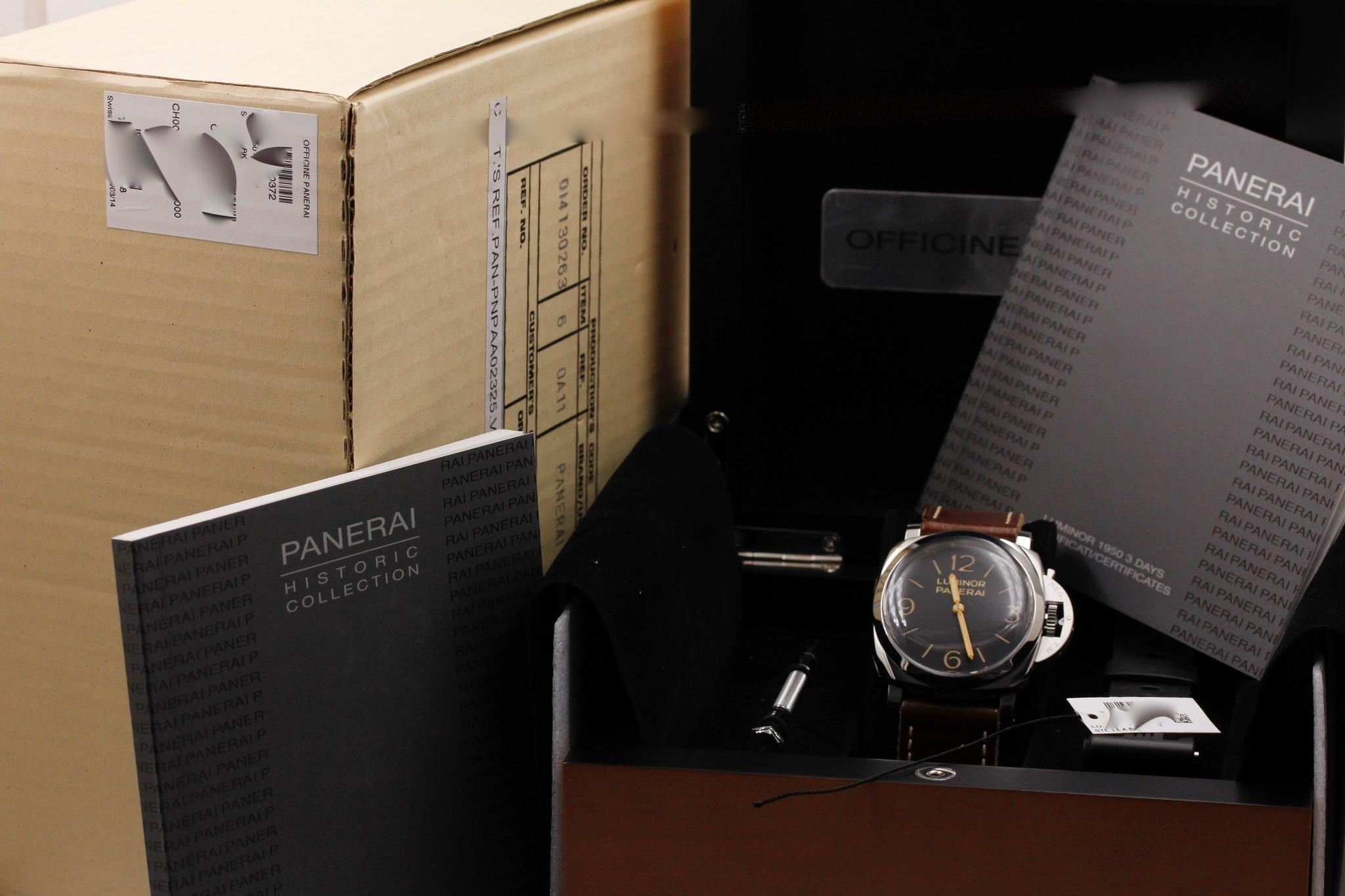 Watch Image 12