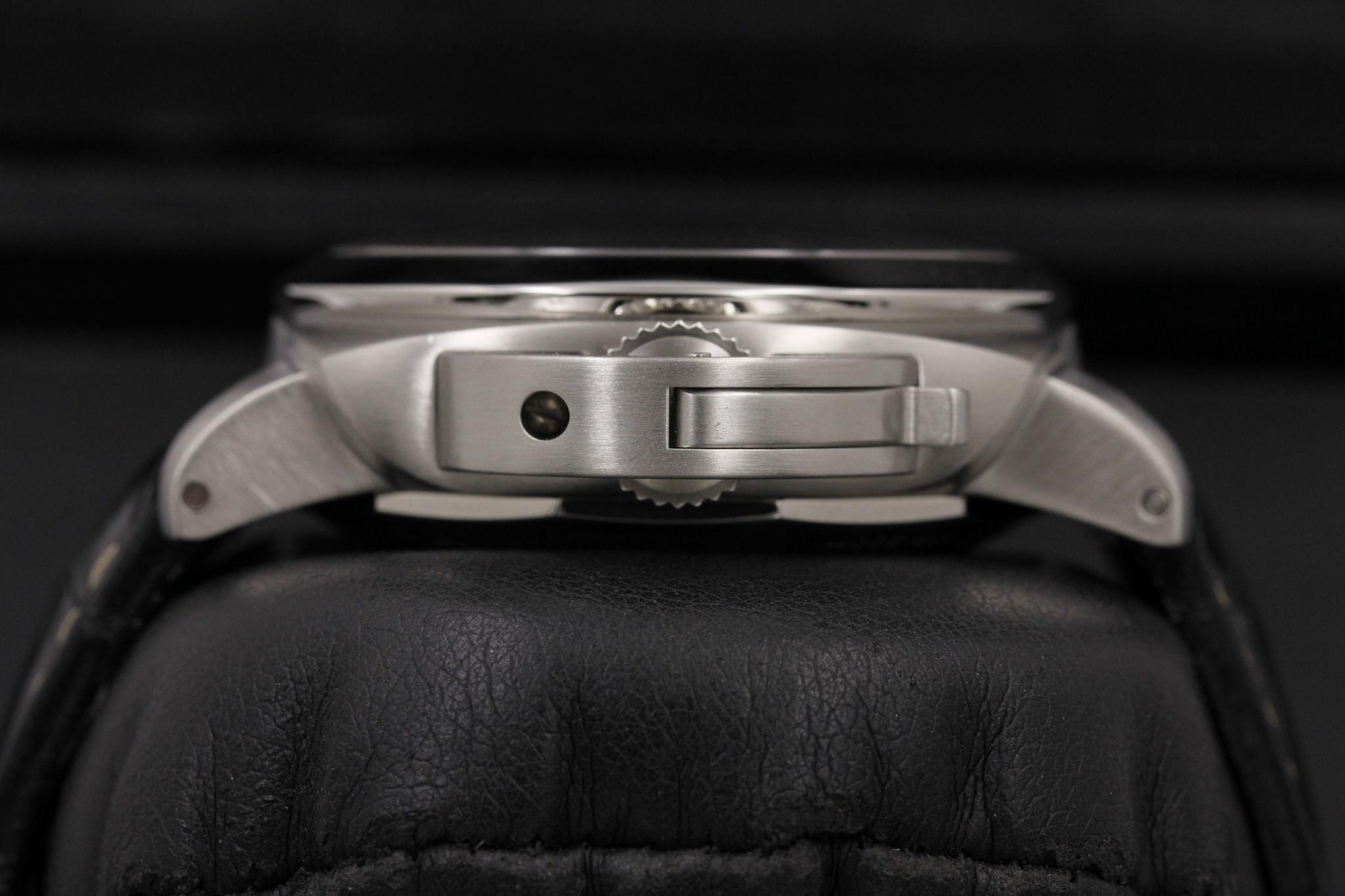 Watch Image 3