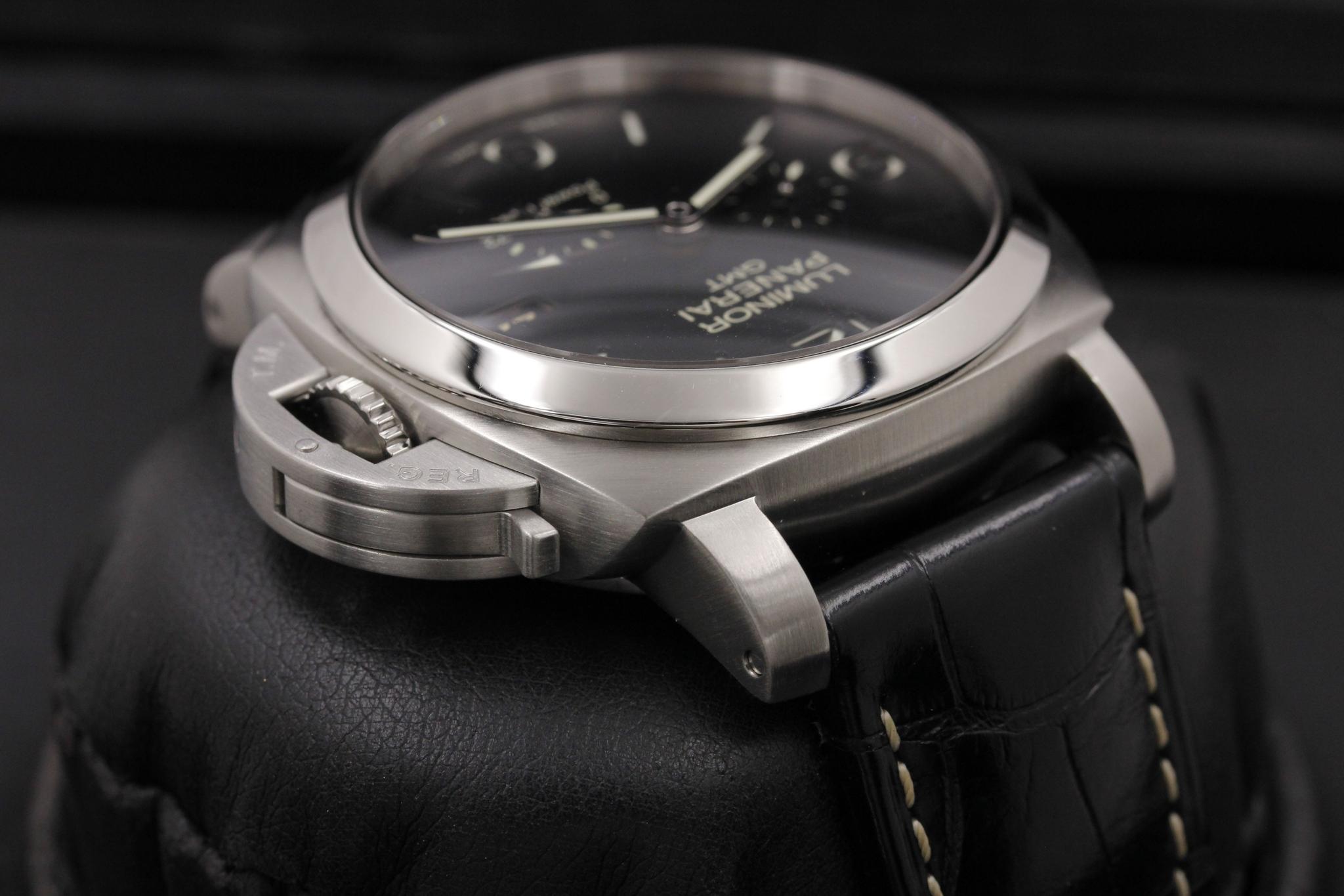 Watch Image 4