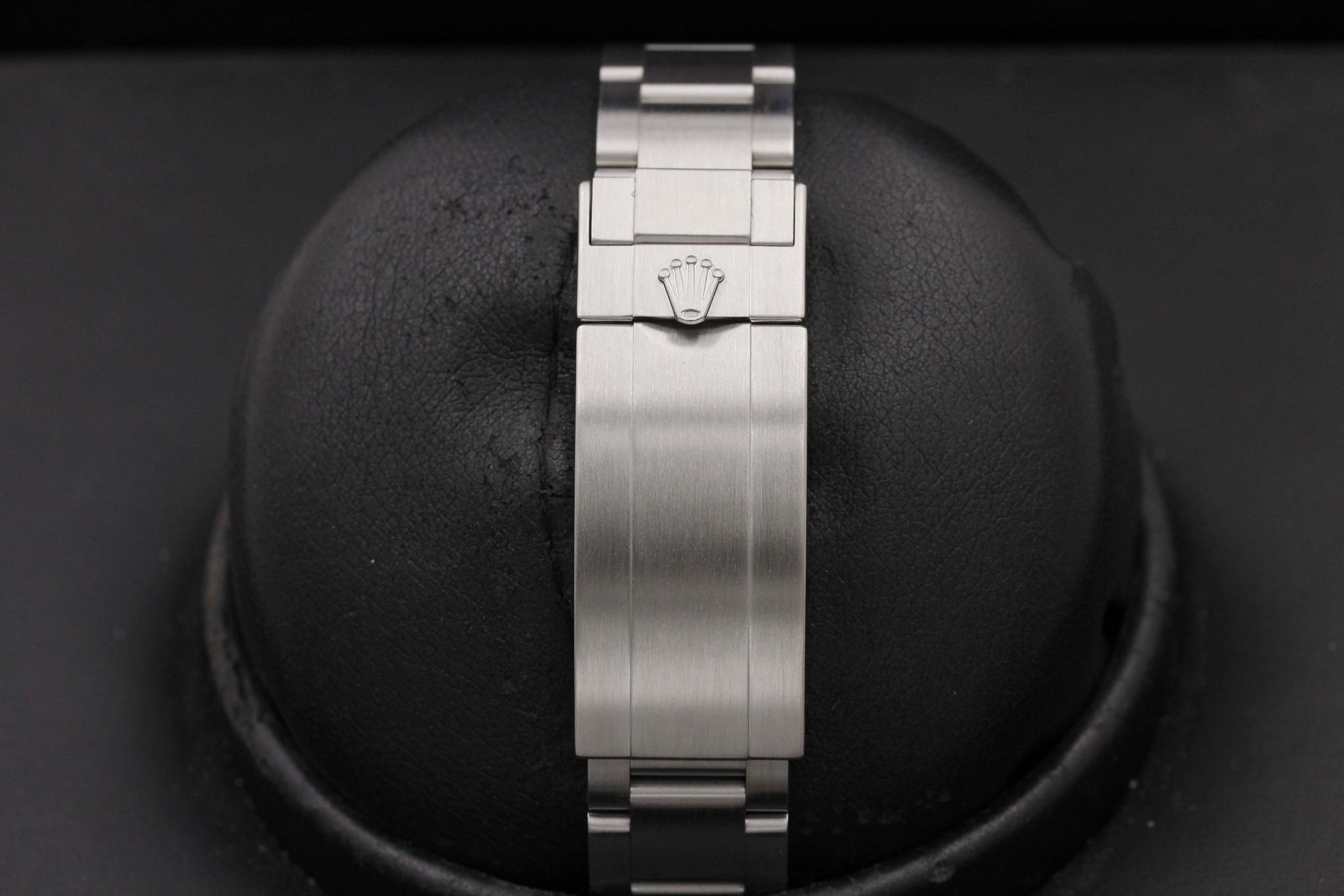 Watch Image 8