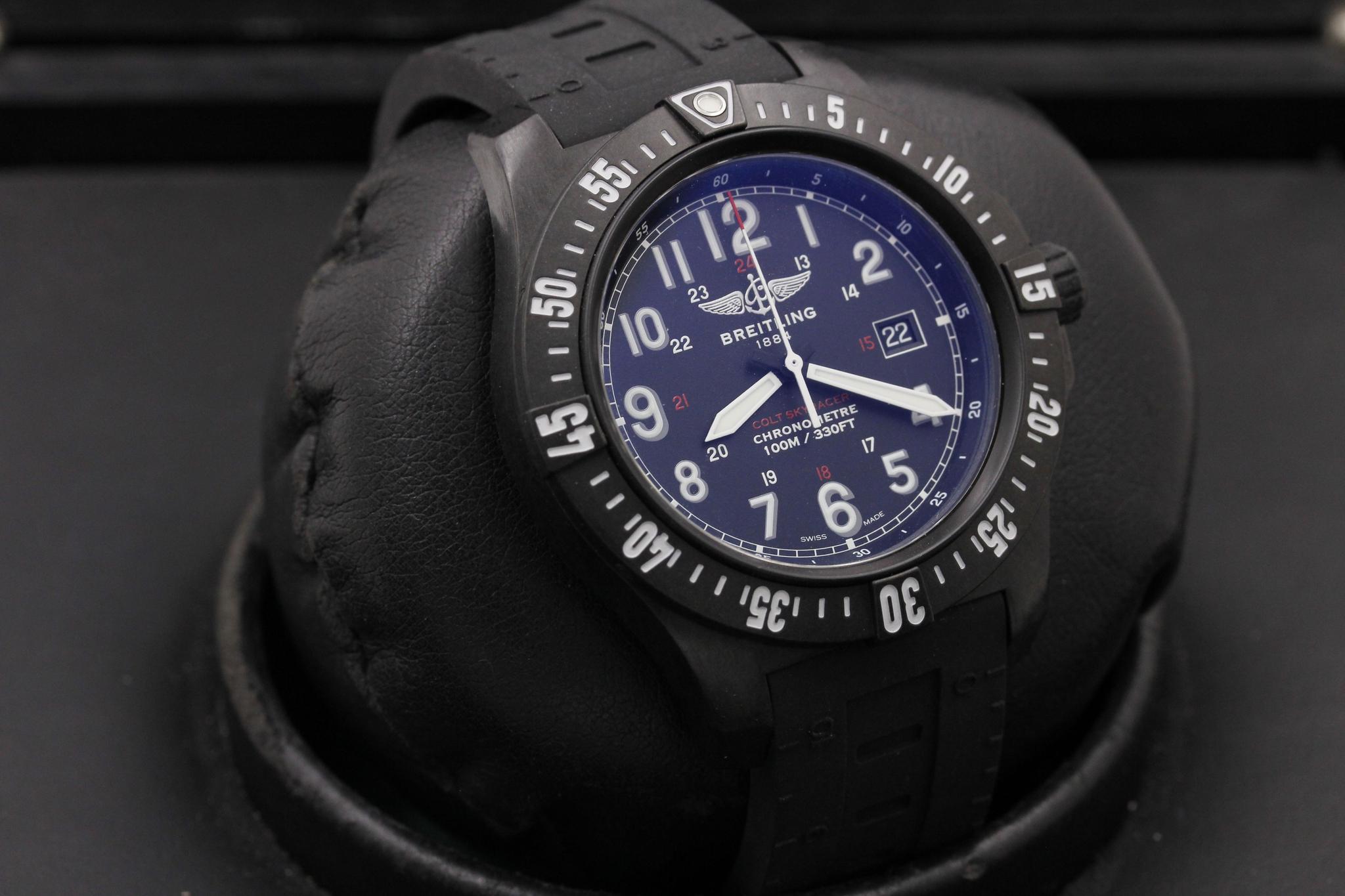 Watch Image 10