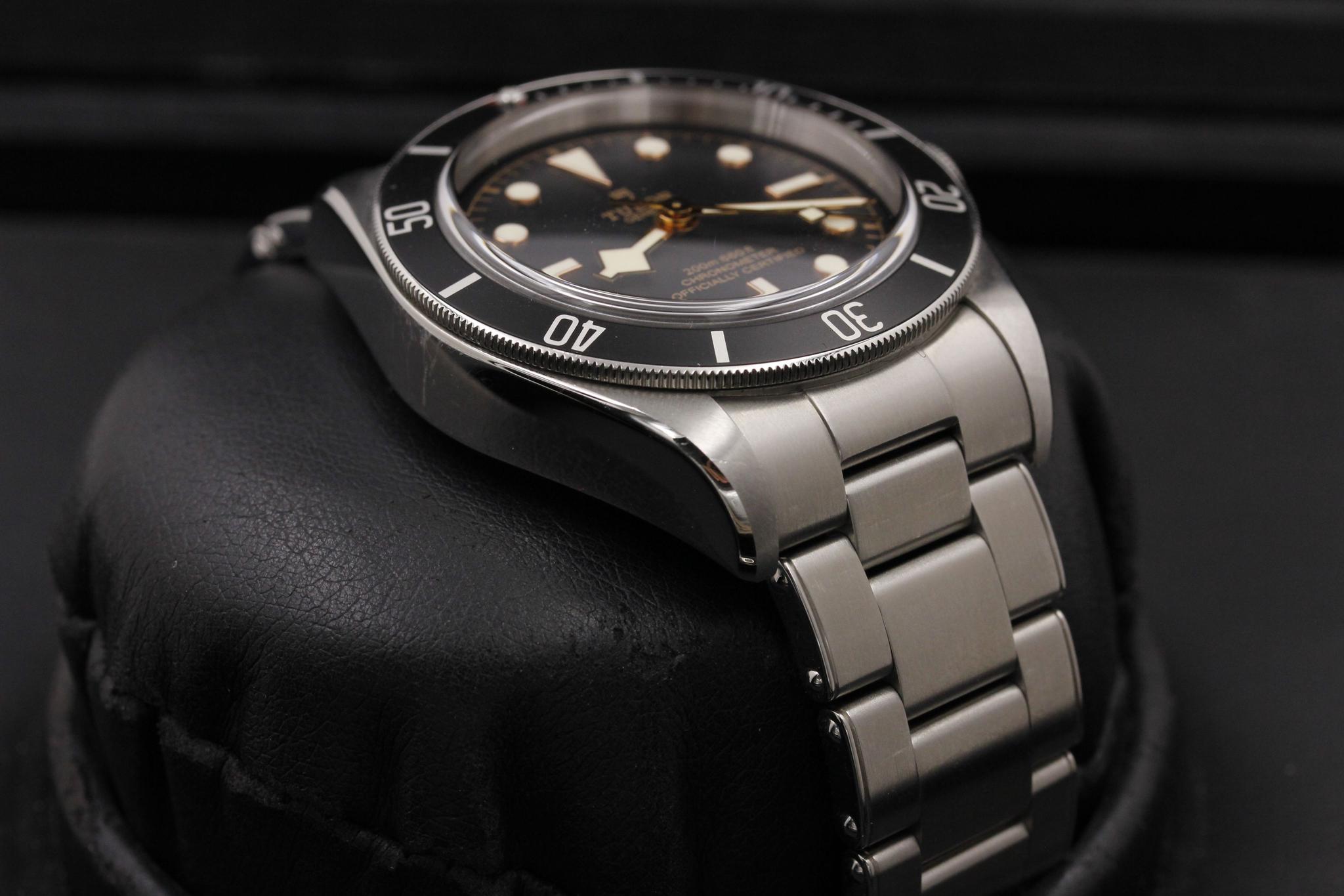 Watch Image 6