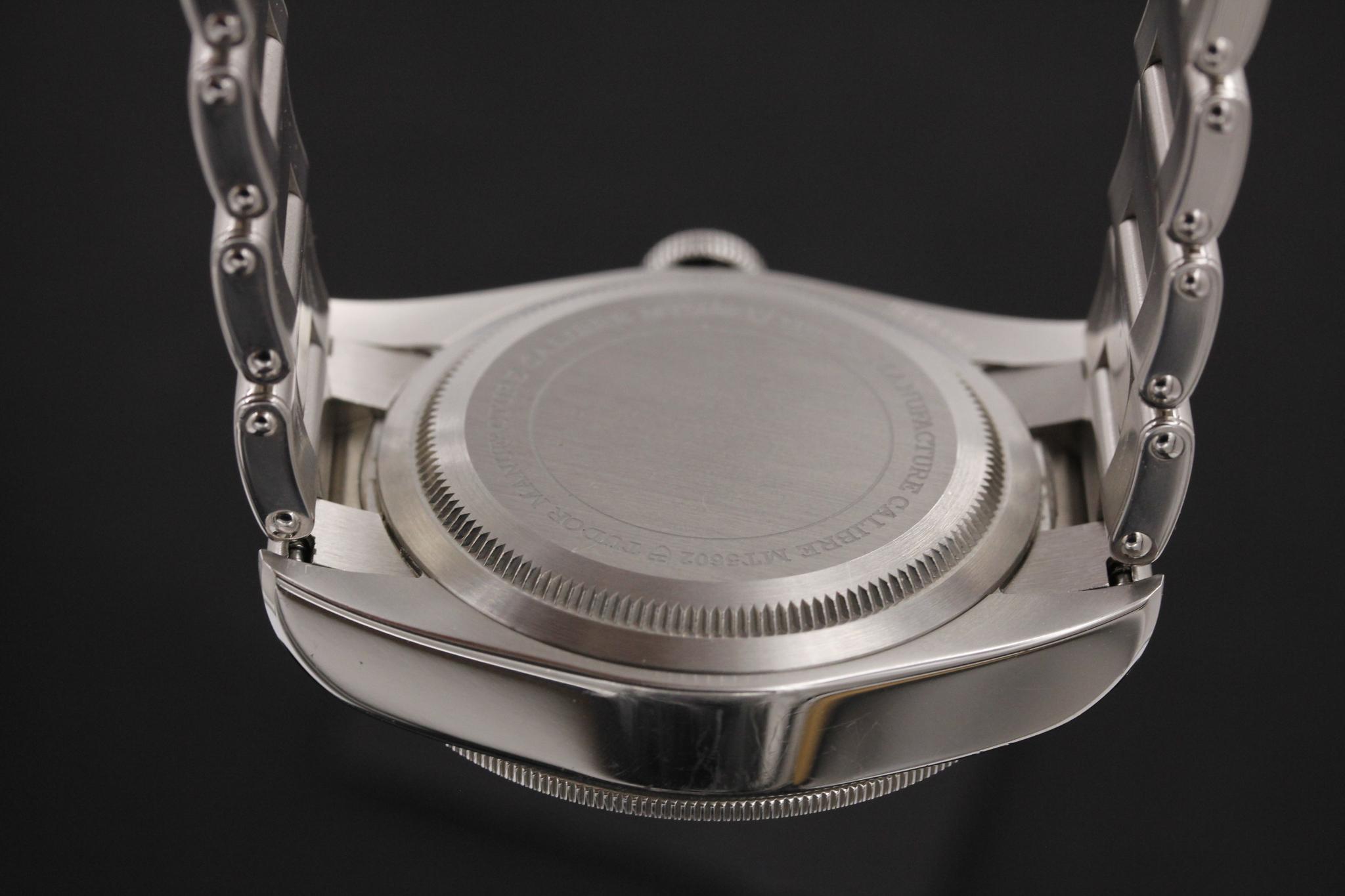 Watch Image 7