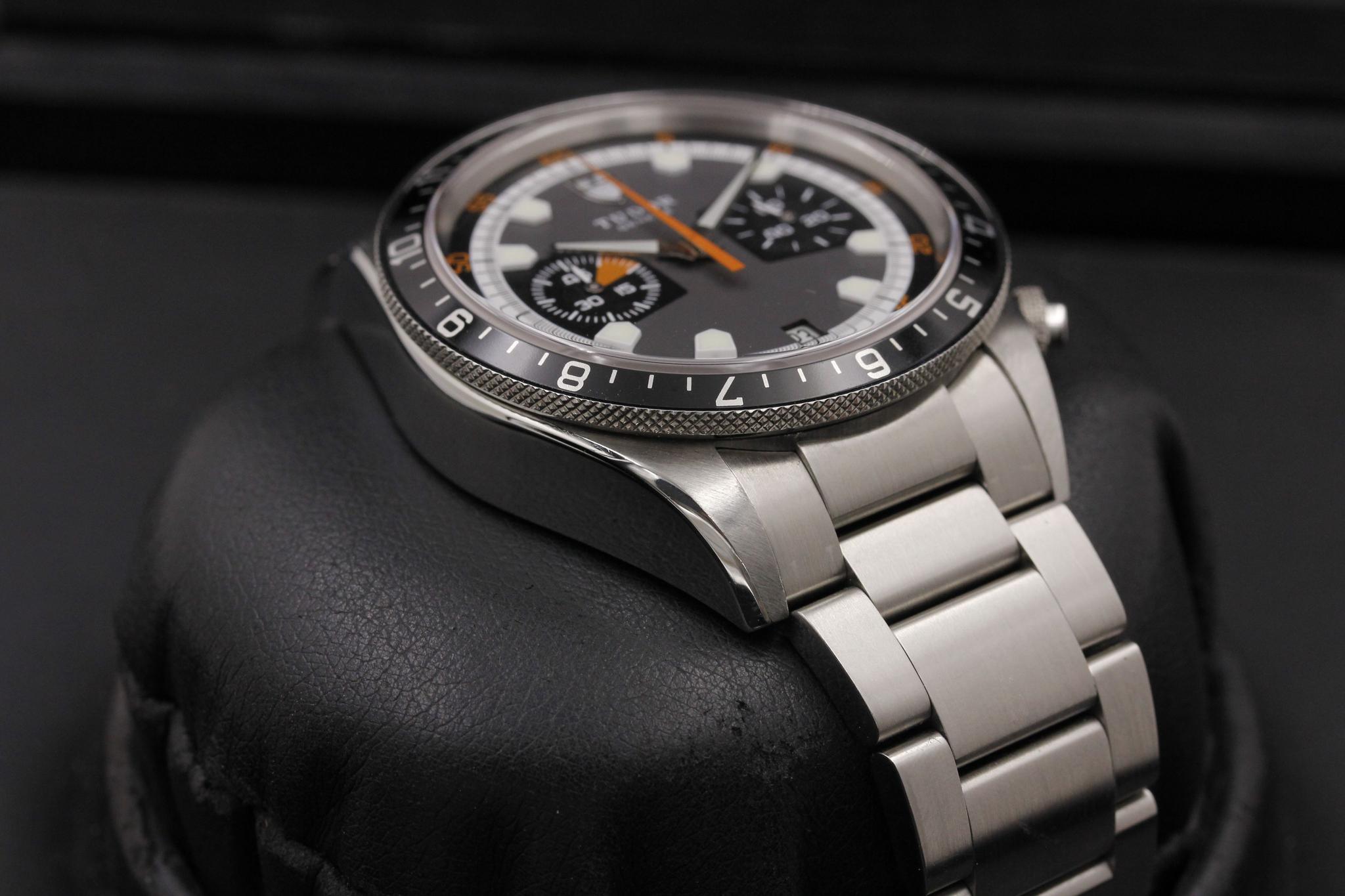 Watch Image 6