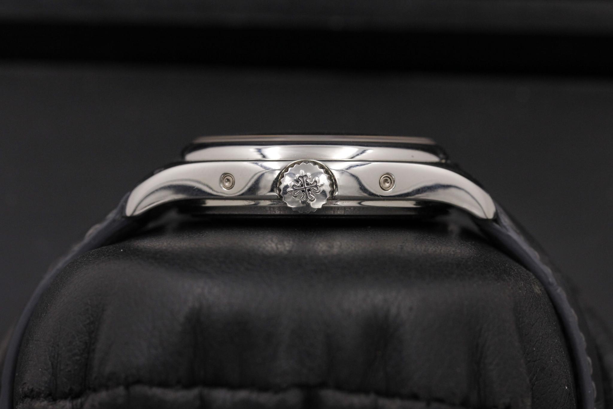 Watch Image 3
