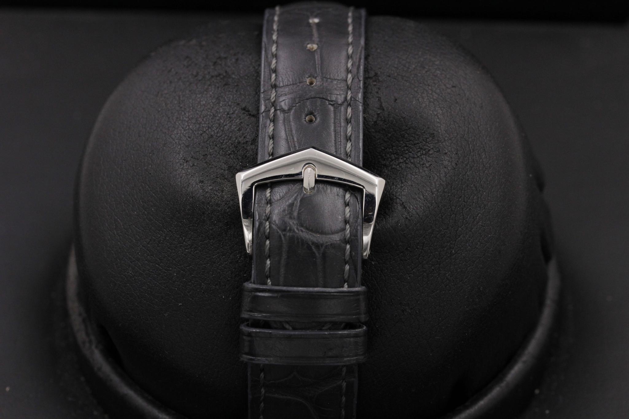 Watch Image 9
