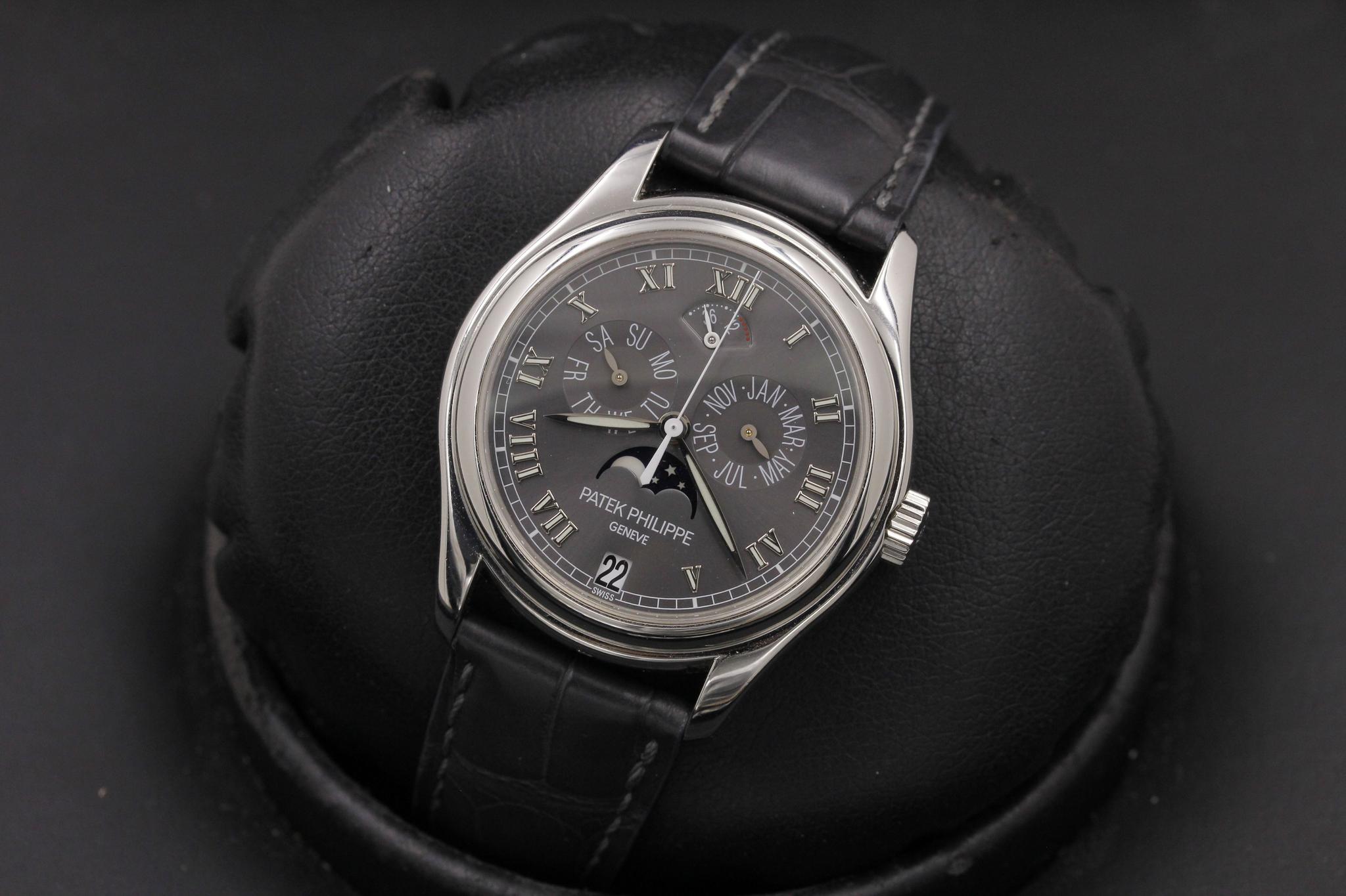 Watch Image 10