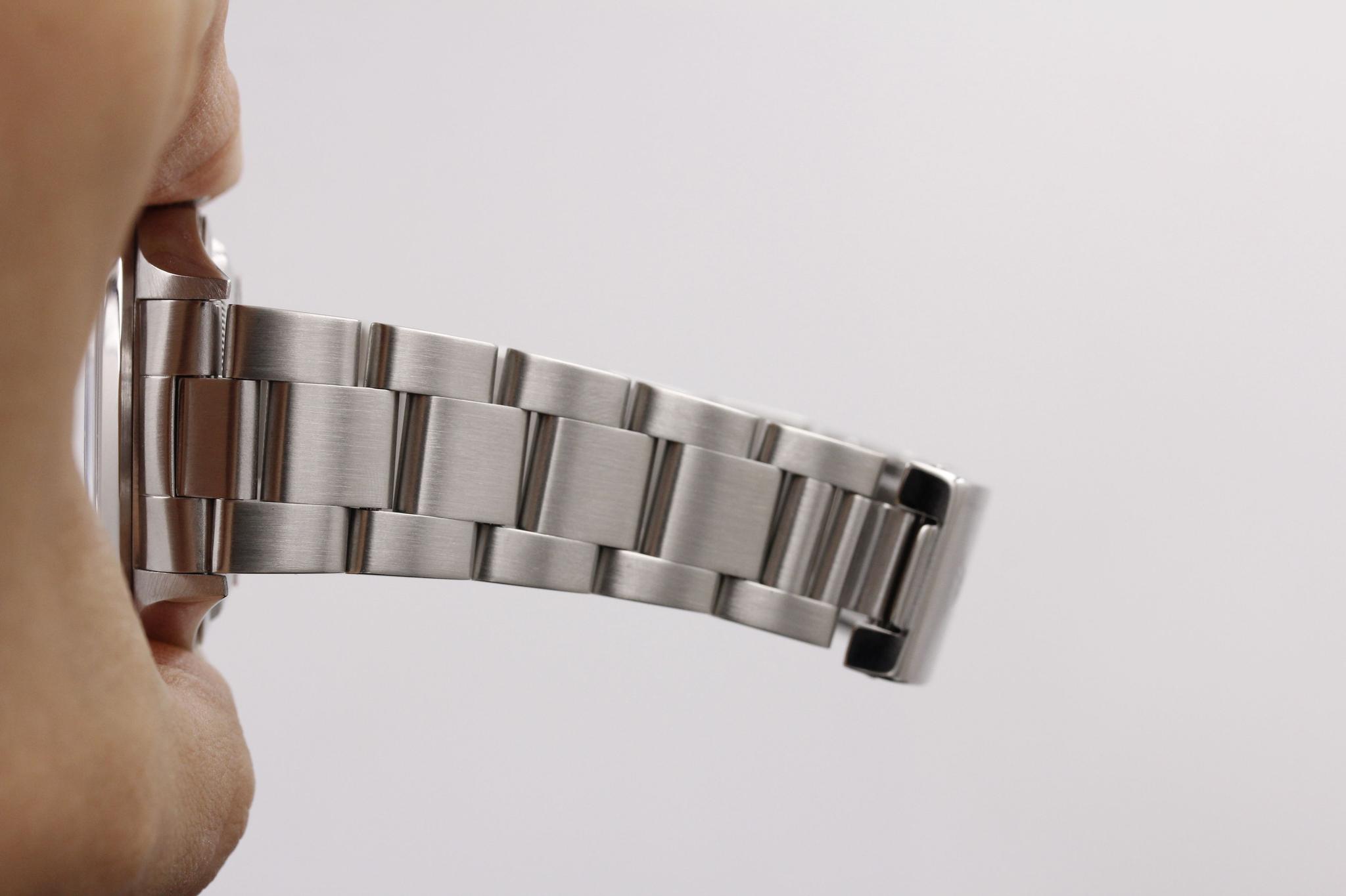 Watch Image 9