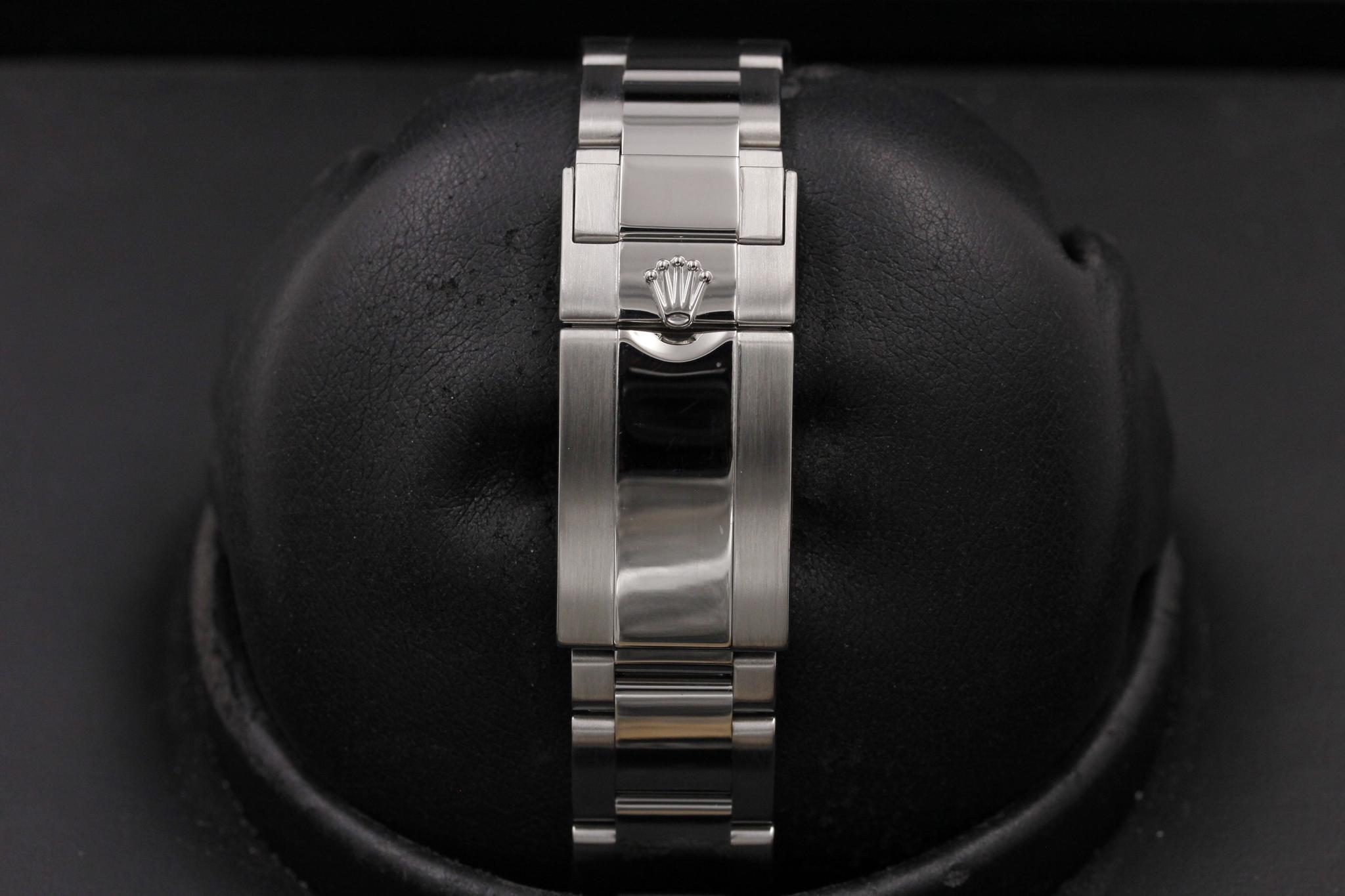 Watch Image 8