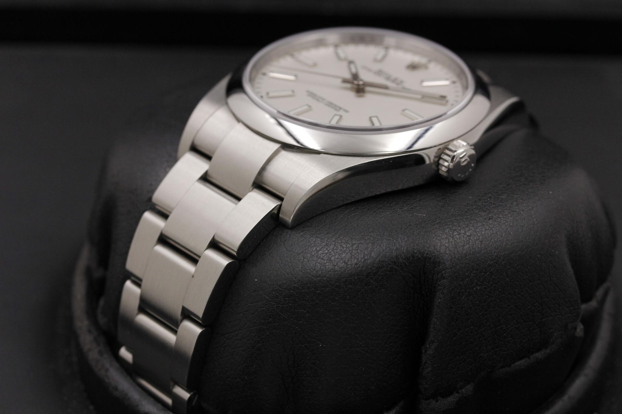 Watch Image 2
