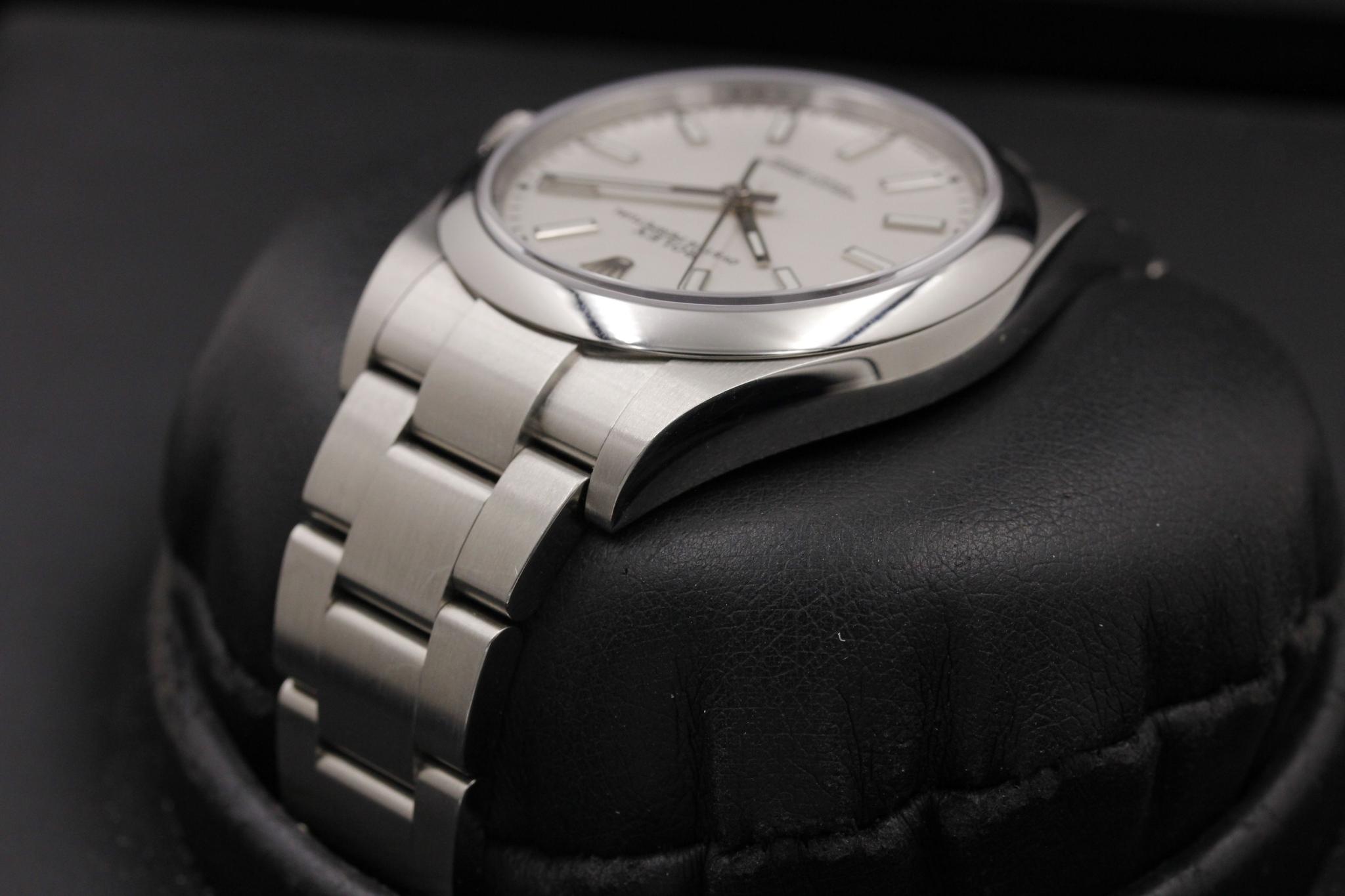 Watch Image 5