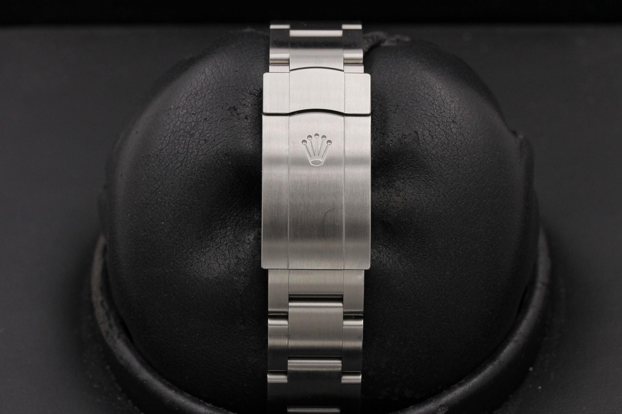 Watch Image 8