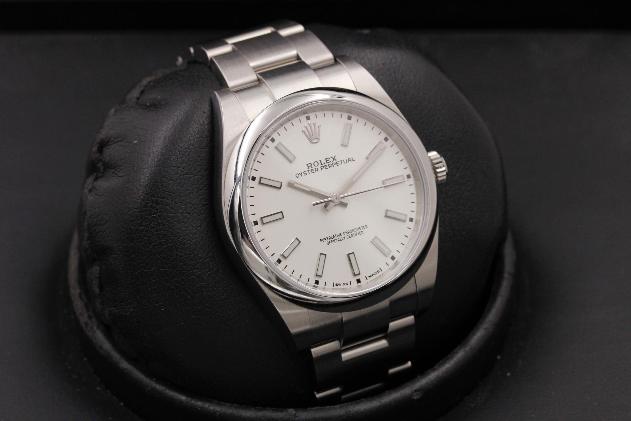 Watch Image 10