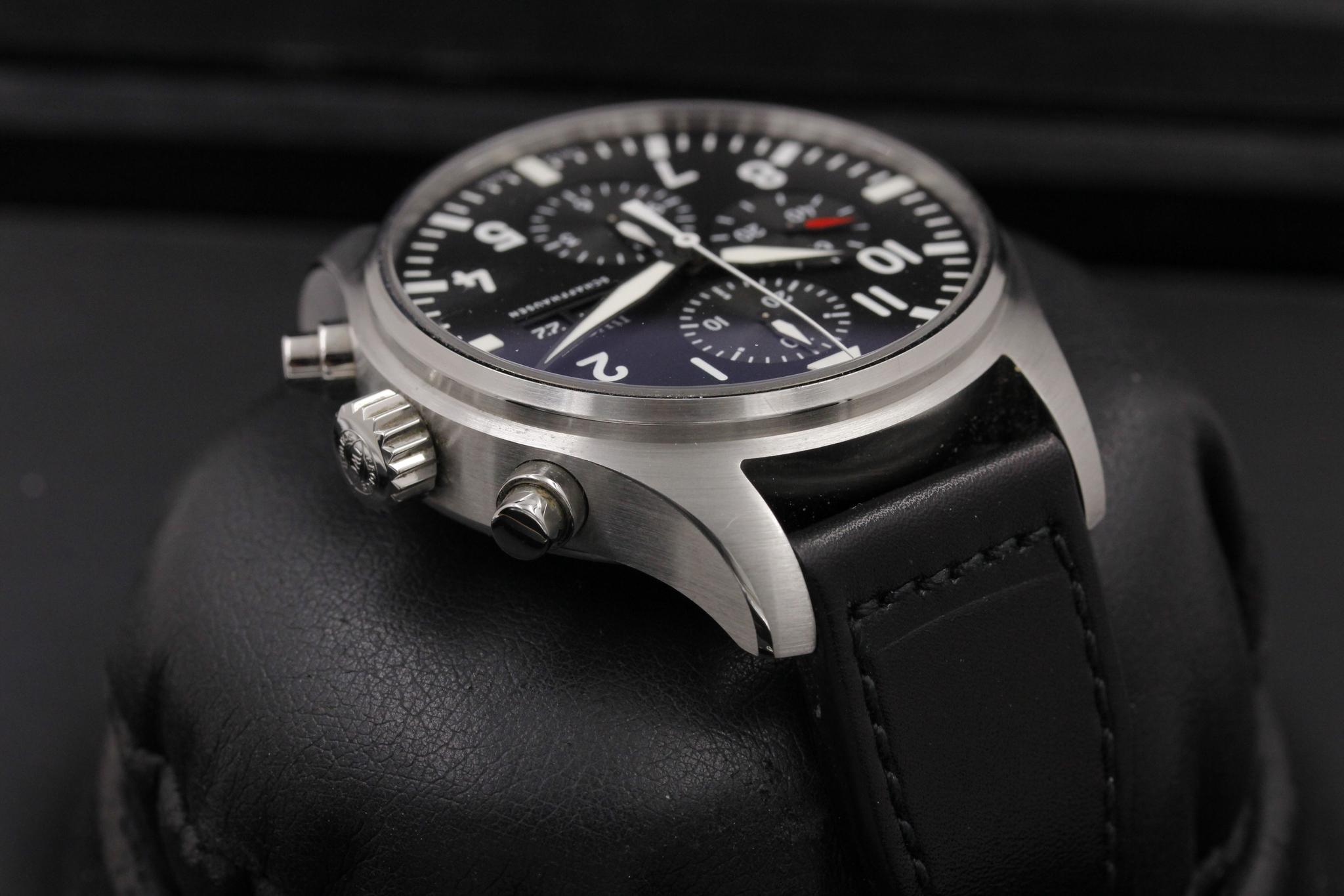 Watch Image 4