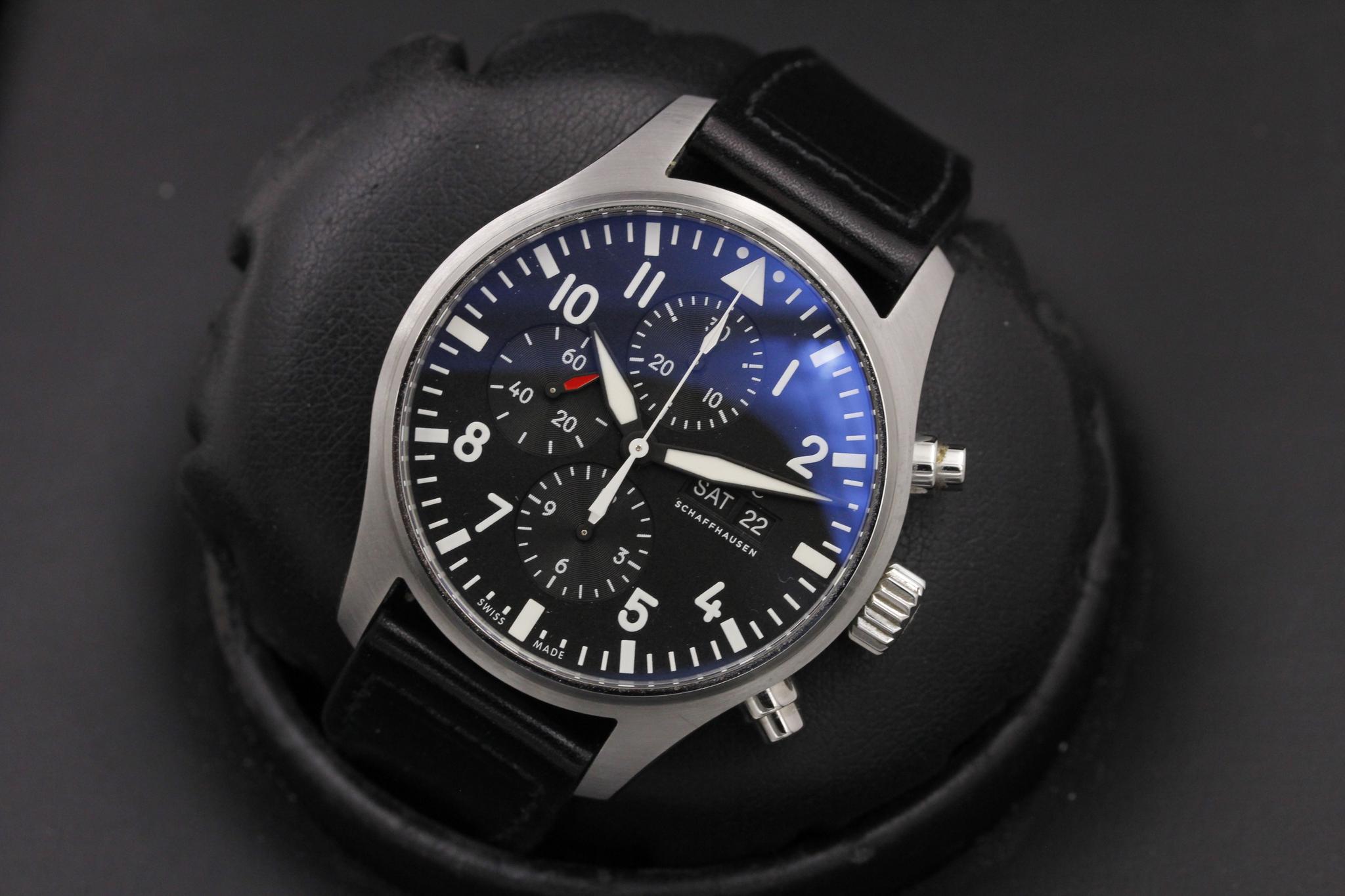 Watch Image 9
