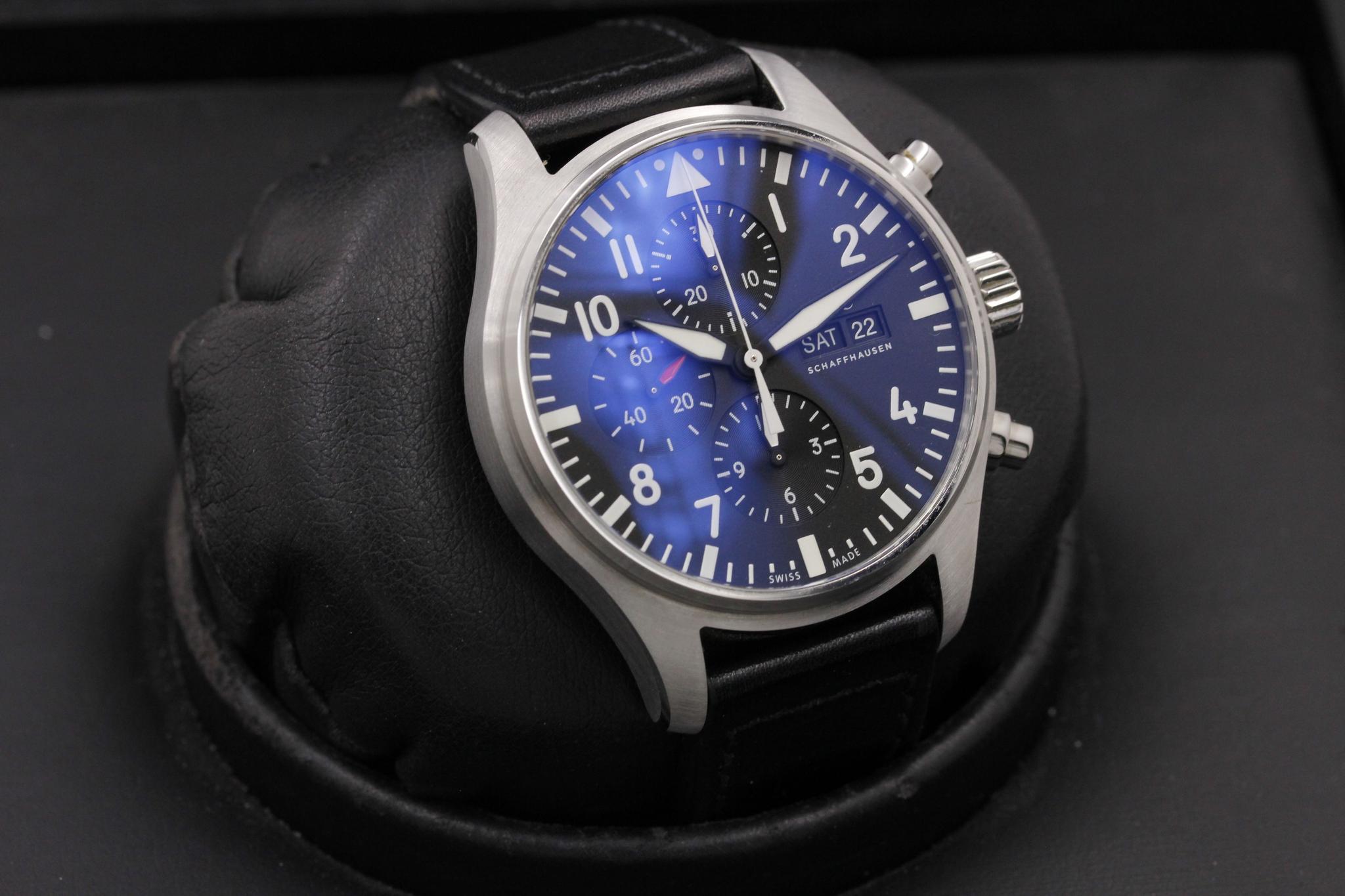 Watch Image 10