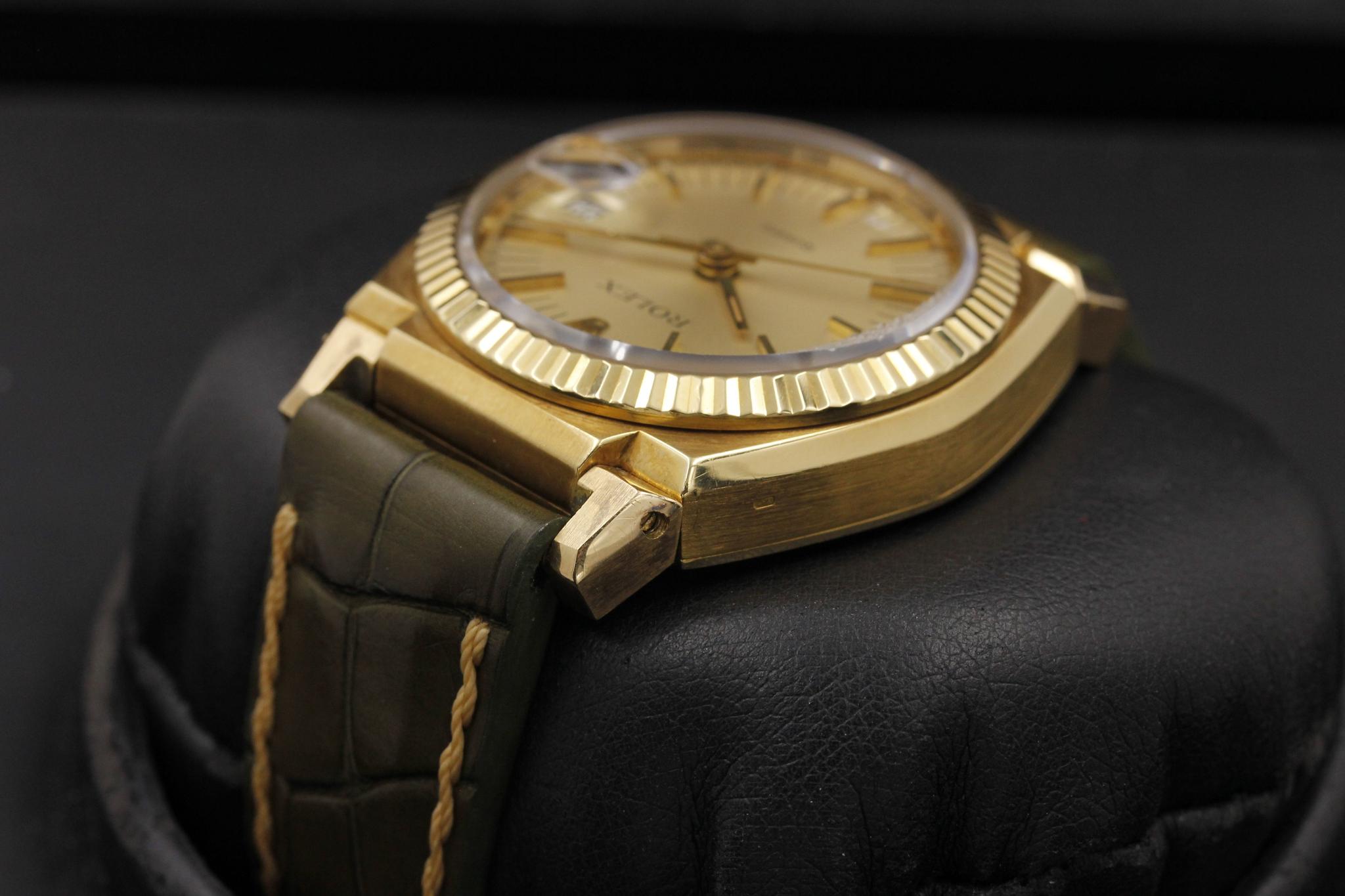 Watch Image 6