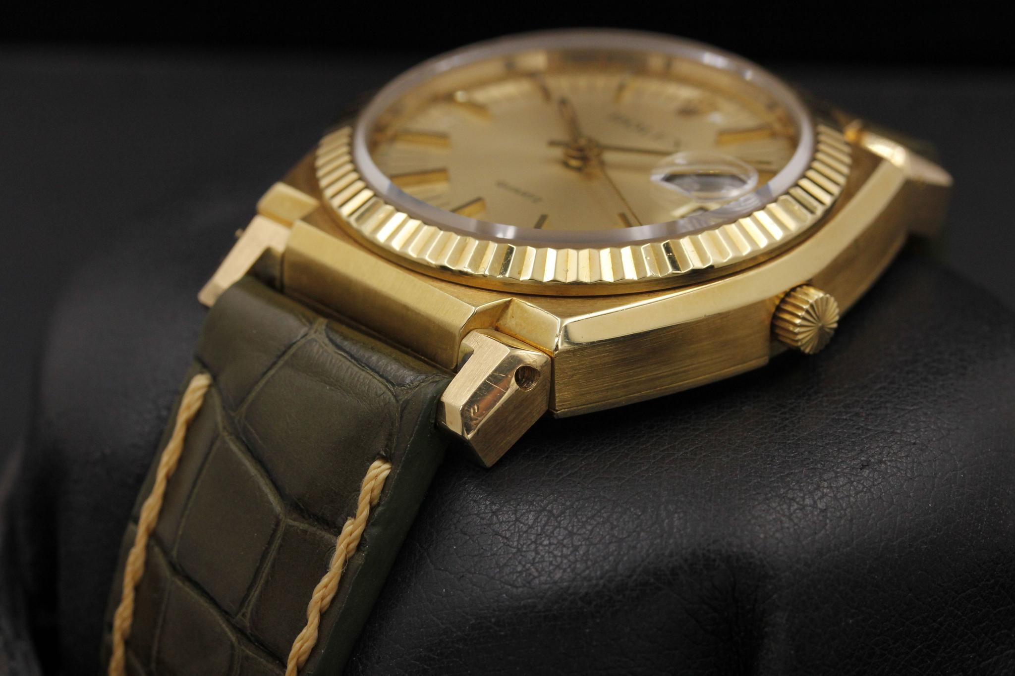 Watch Image 3