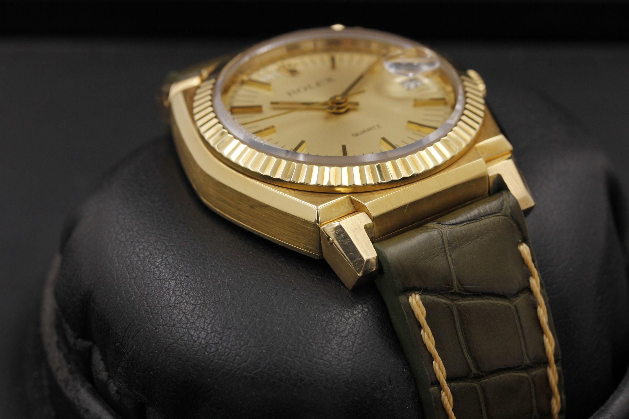 Watch Image 7