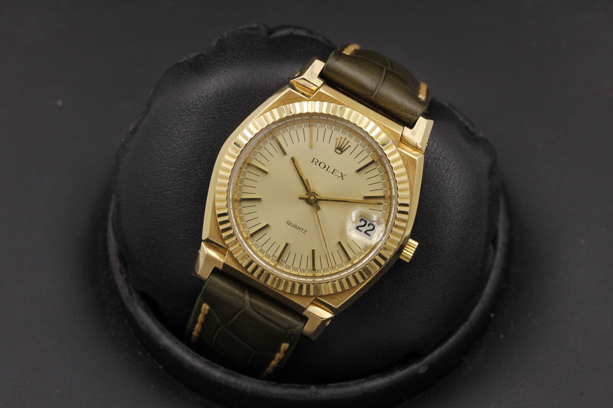 Watch Image 13