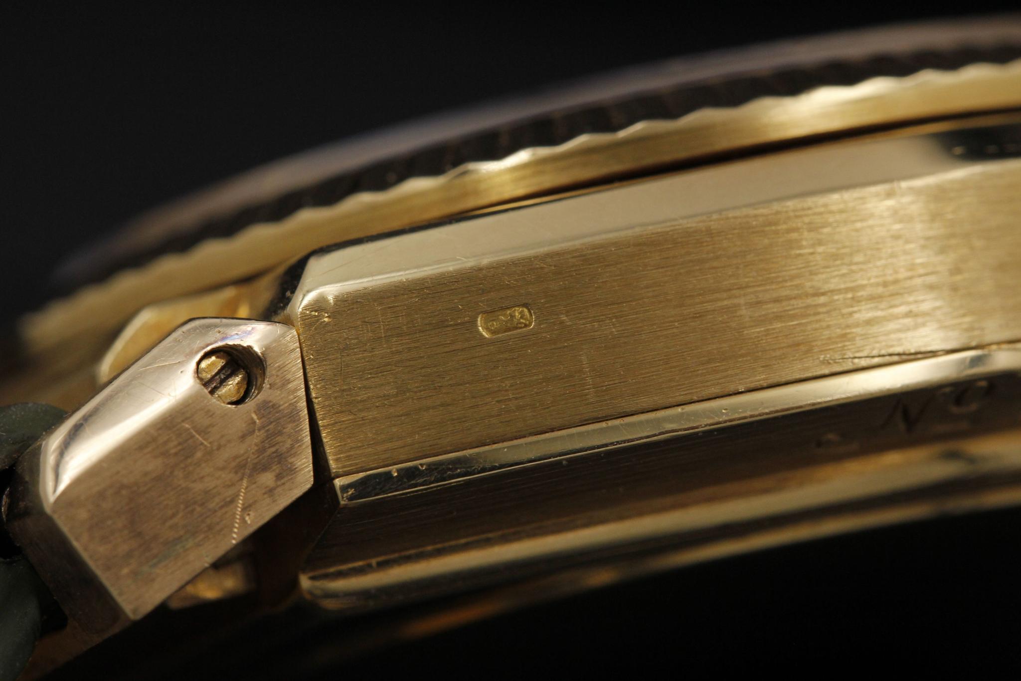 Watch Image 11