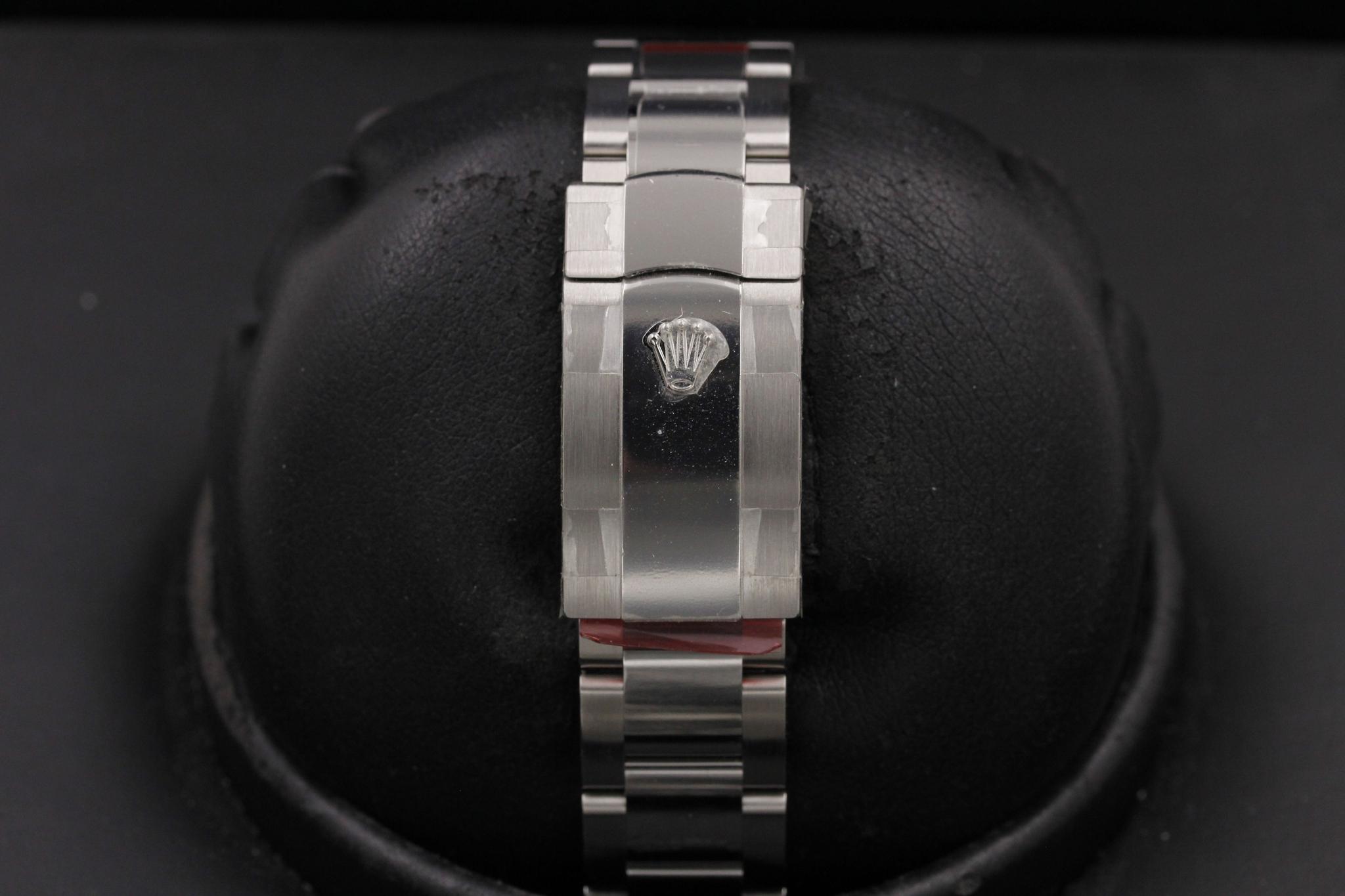 Watch Image 7