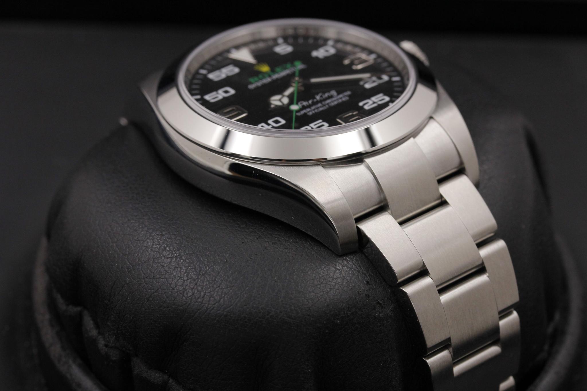 Watch Image 6