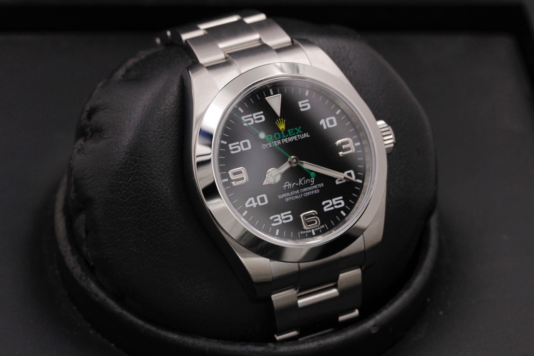 Watch Image 10