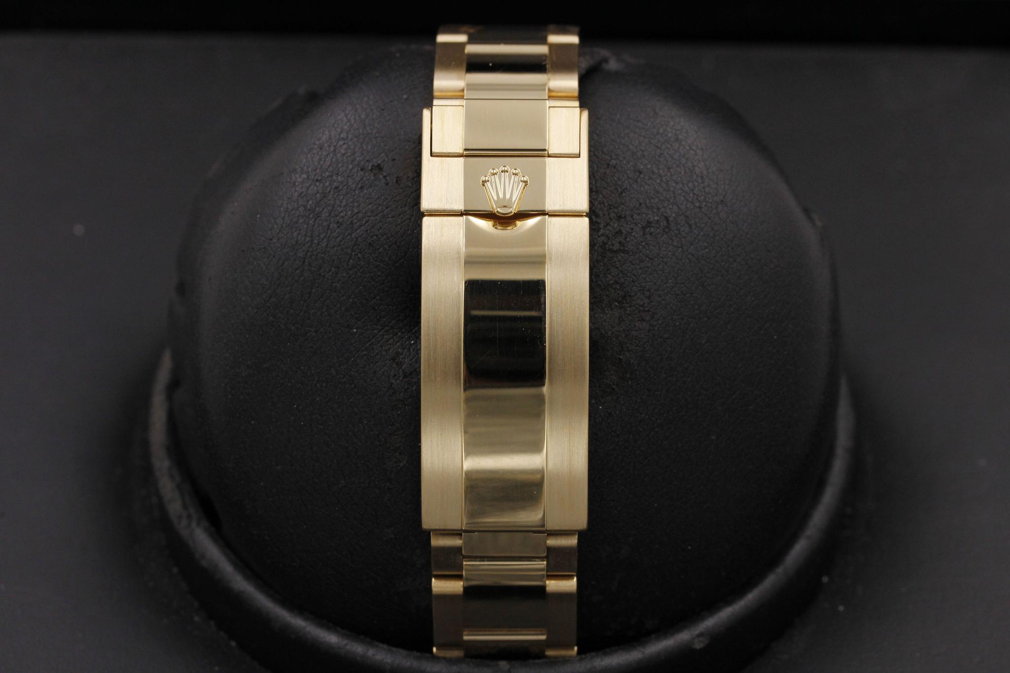 Watch Image 8