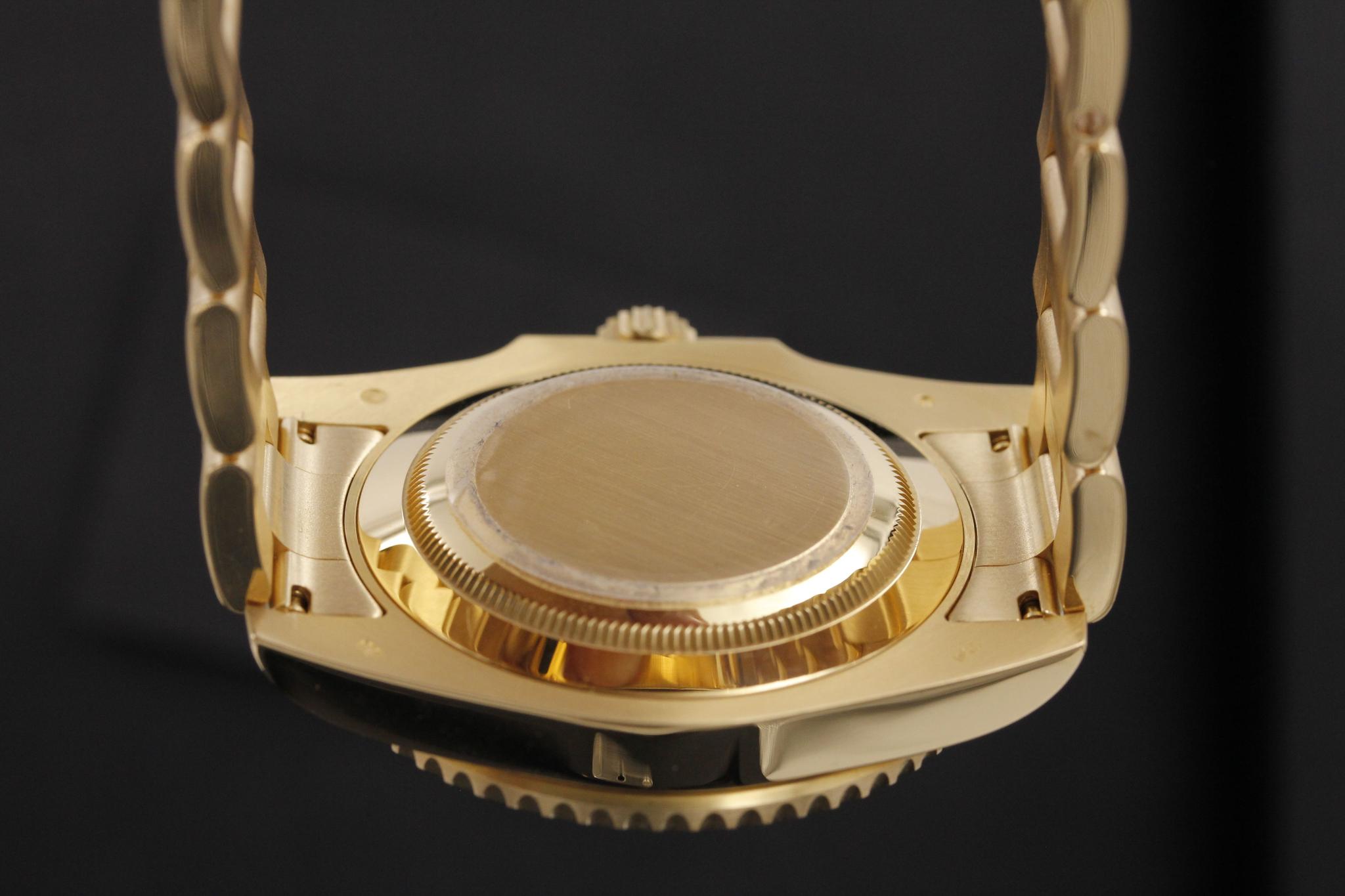 Watch Image 7