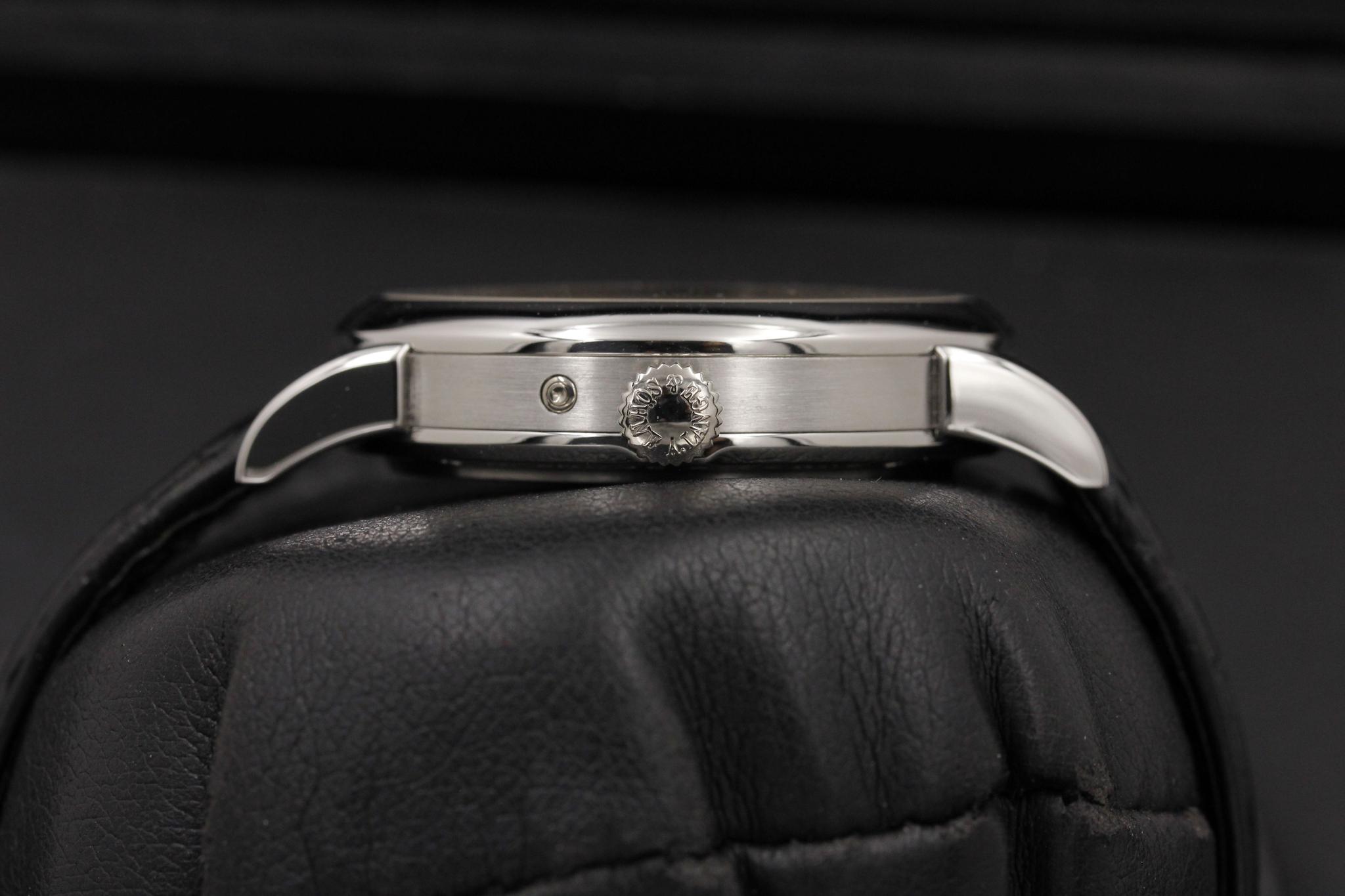 Watch Image 3