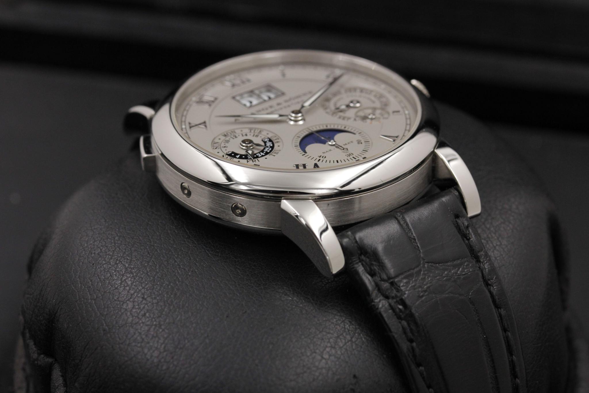 Watch Image 6